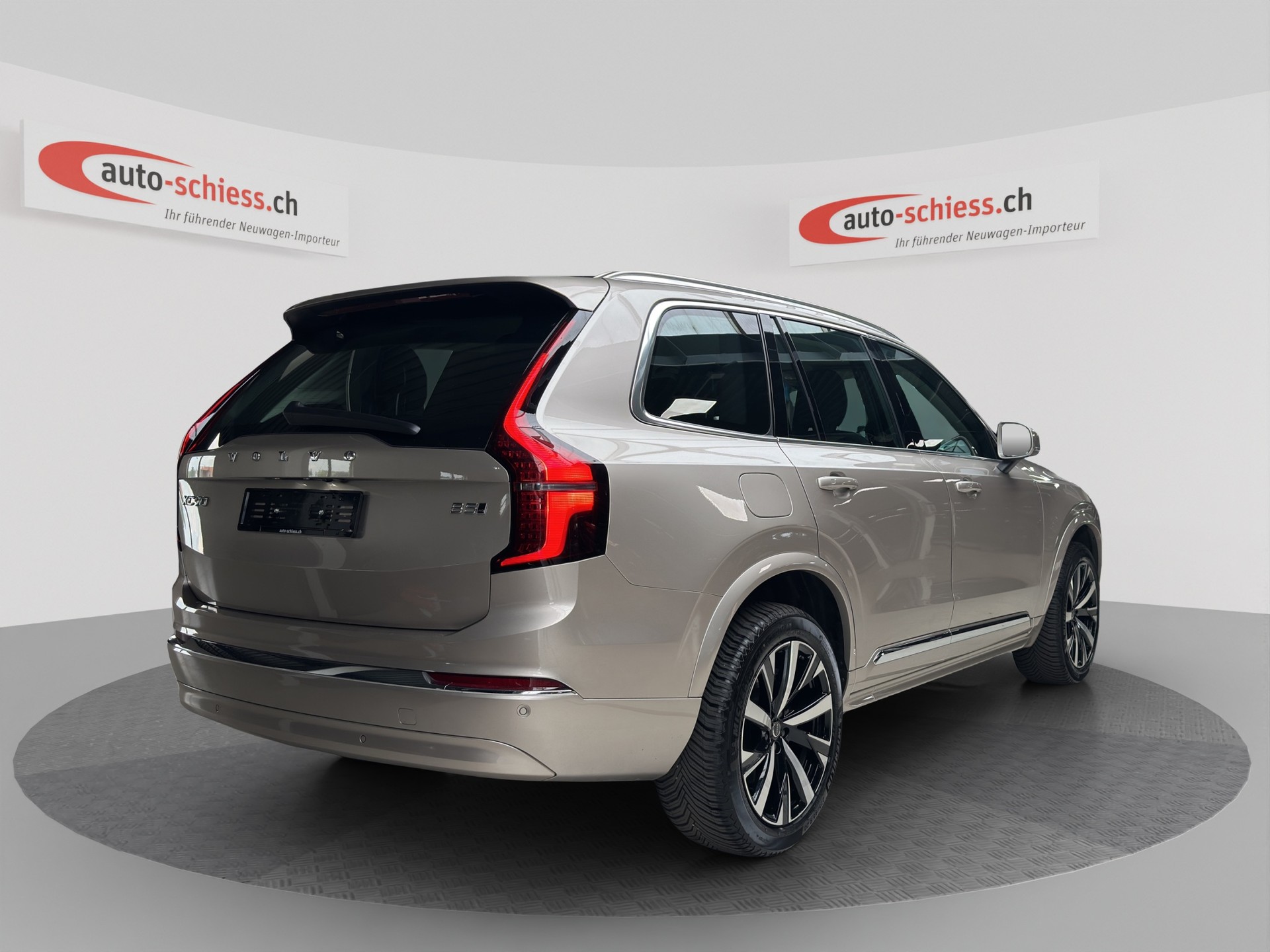 VOLVO XC90 B5 Benzin 7Pl. Mild Hybrid AWD Plus Bright Geartronic-image-4