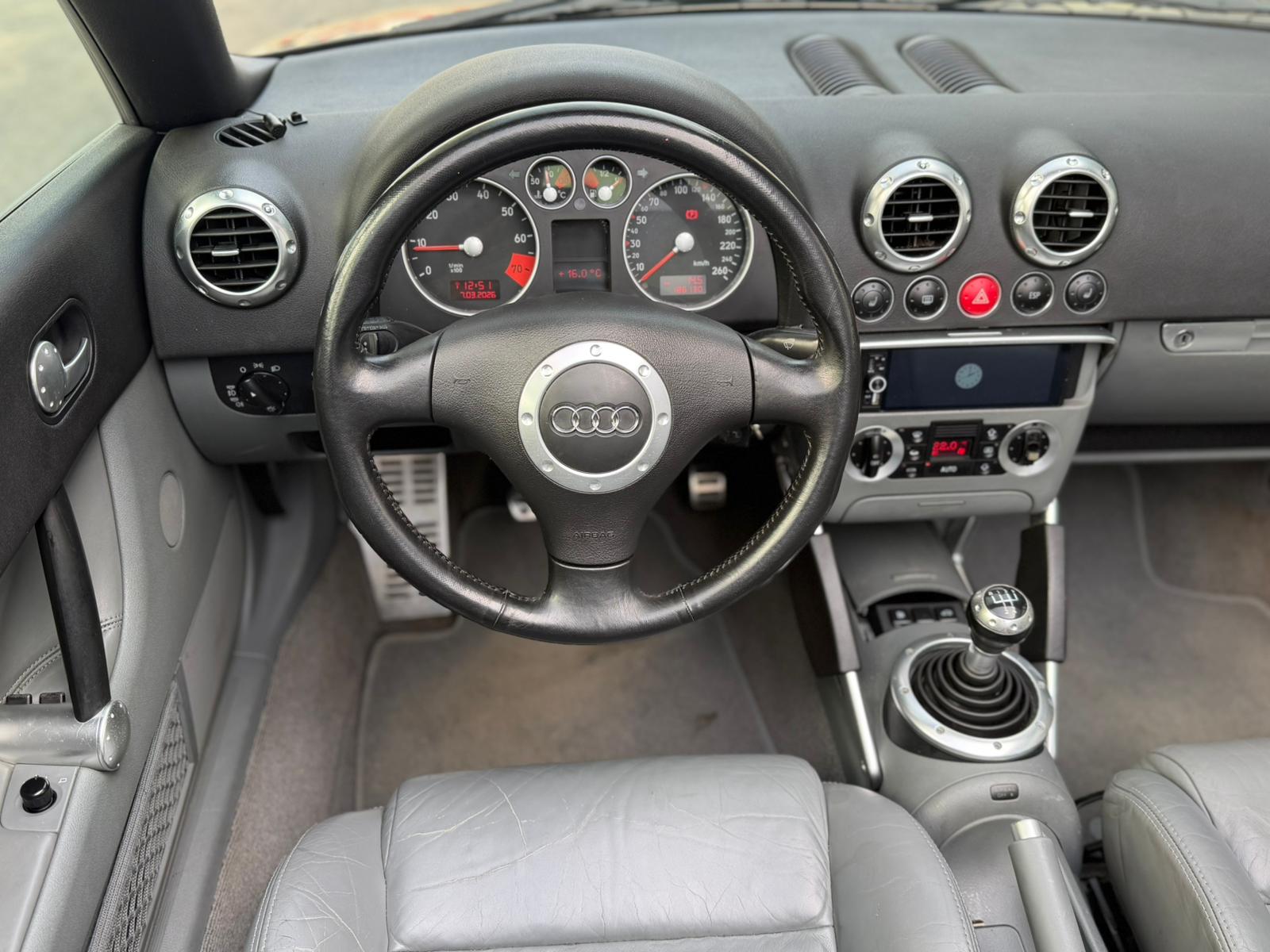 AUDI TT Roadster 1.8 T **ab MFK & Service**-image-10
