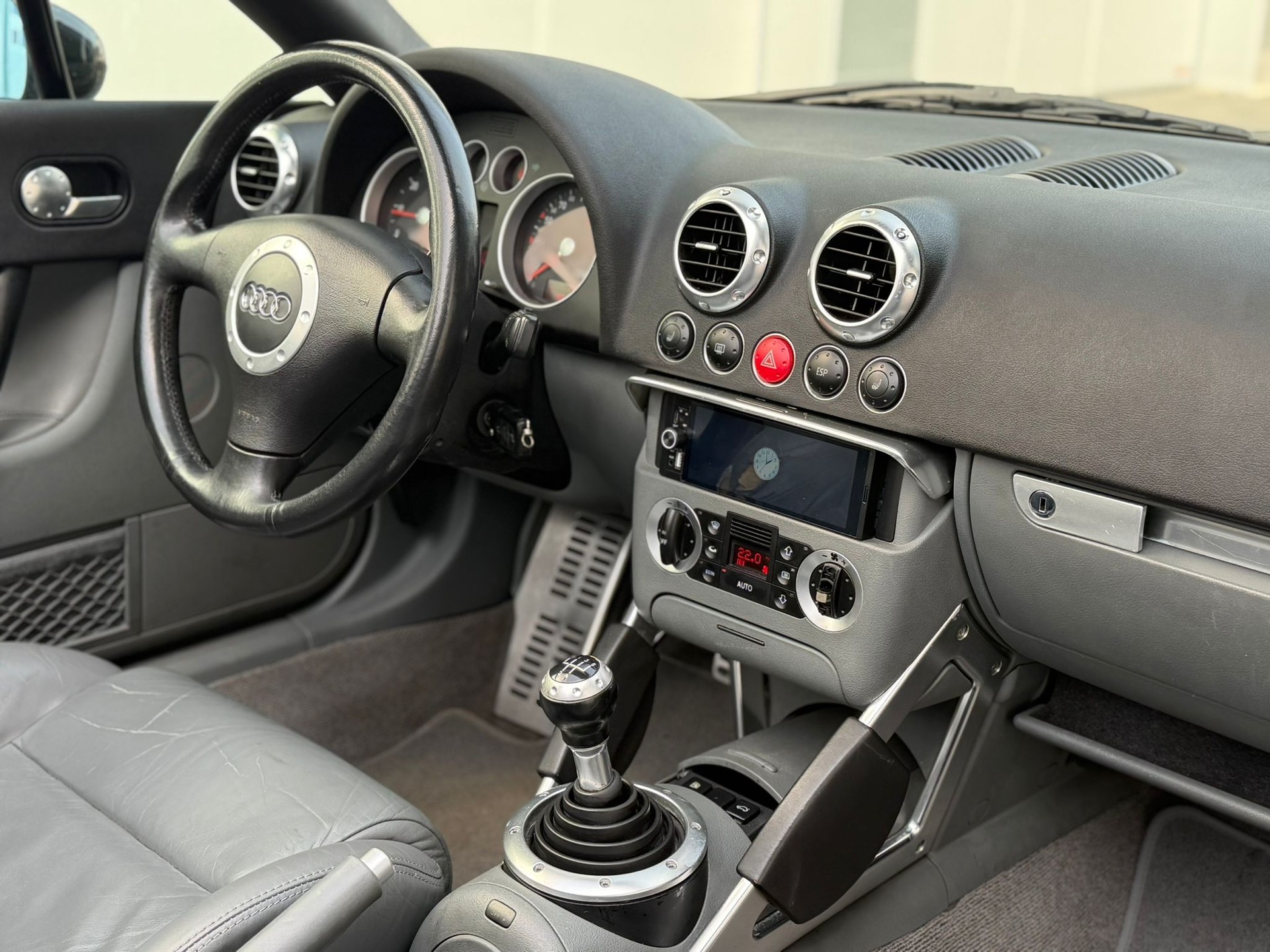 AUDI TT Roadster 1.8 T **ab MFK & Service**-image-13