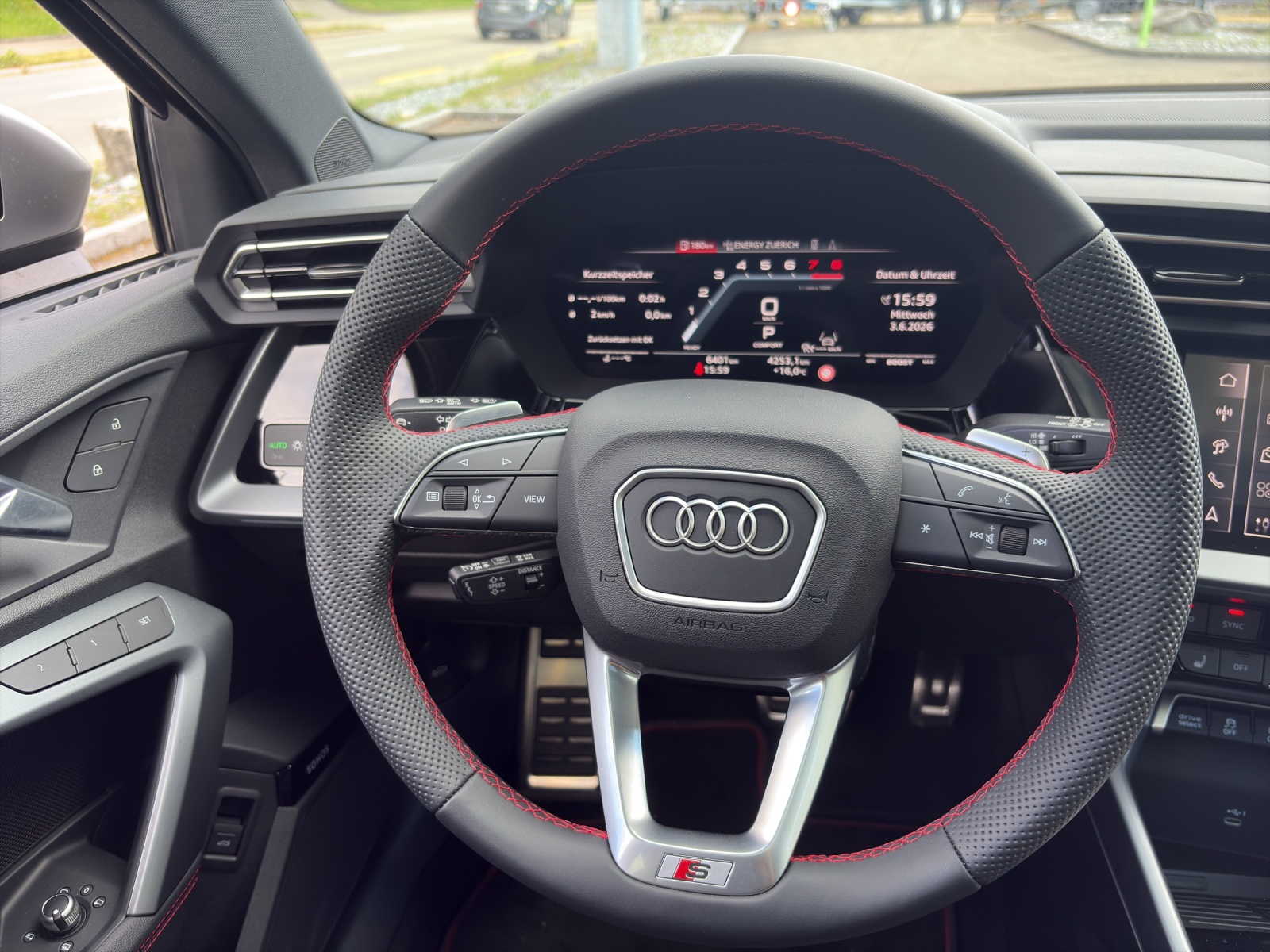 AUDI S3 Sportback 2.0 TFSI quattro S-Tronic-image-11