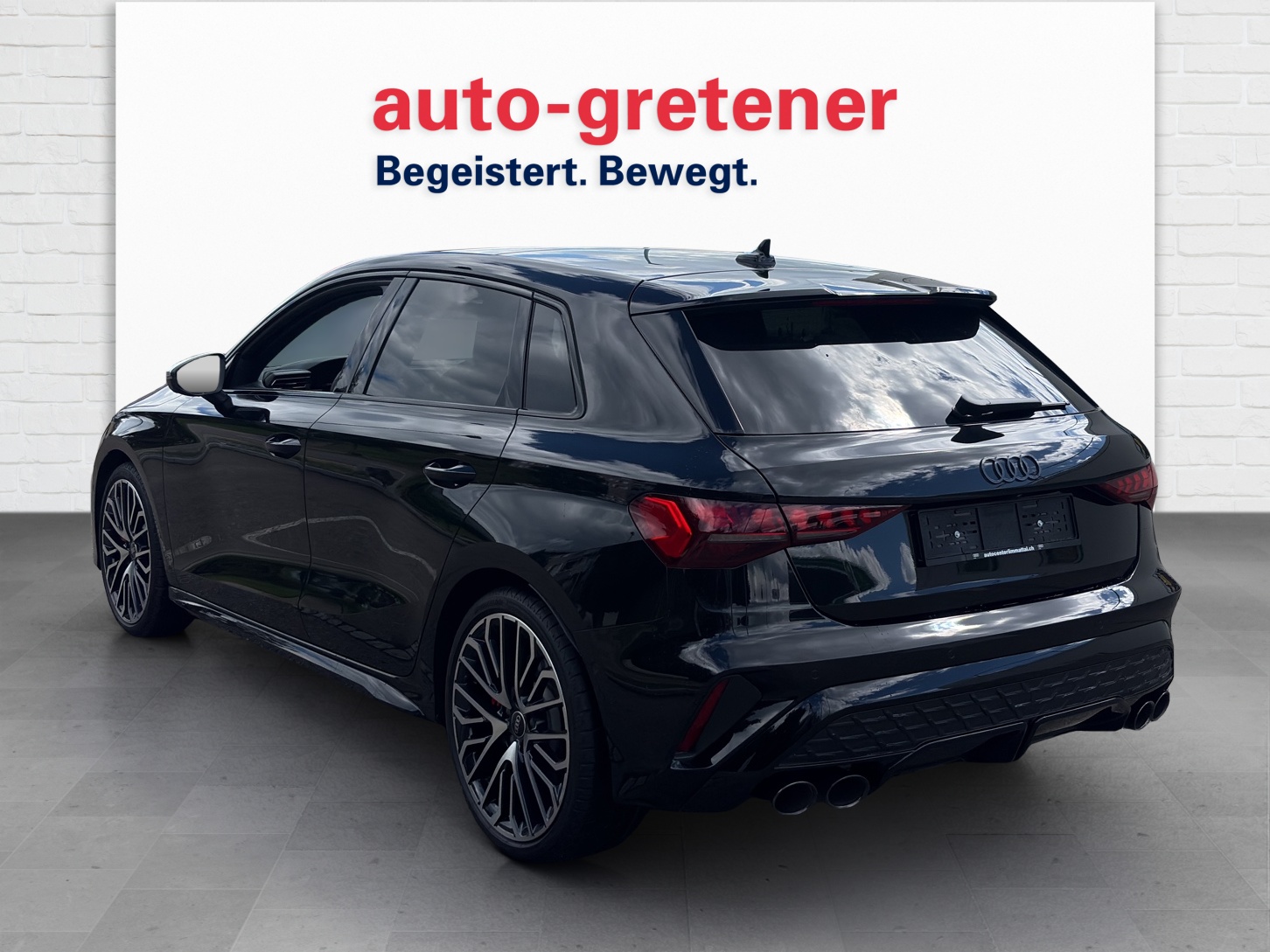 AUDI S3 Sportback 2.0 TFSI quattro S-Tronic-showroom-element-1