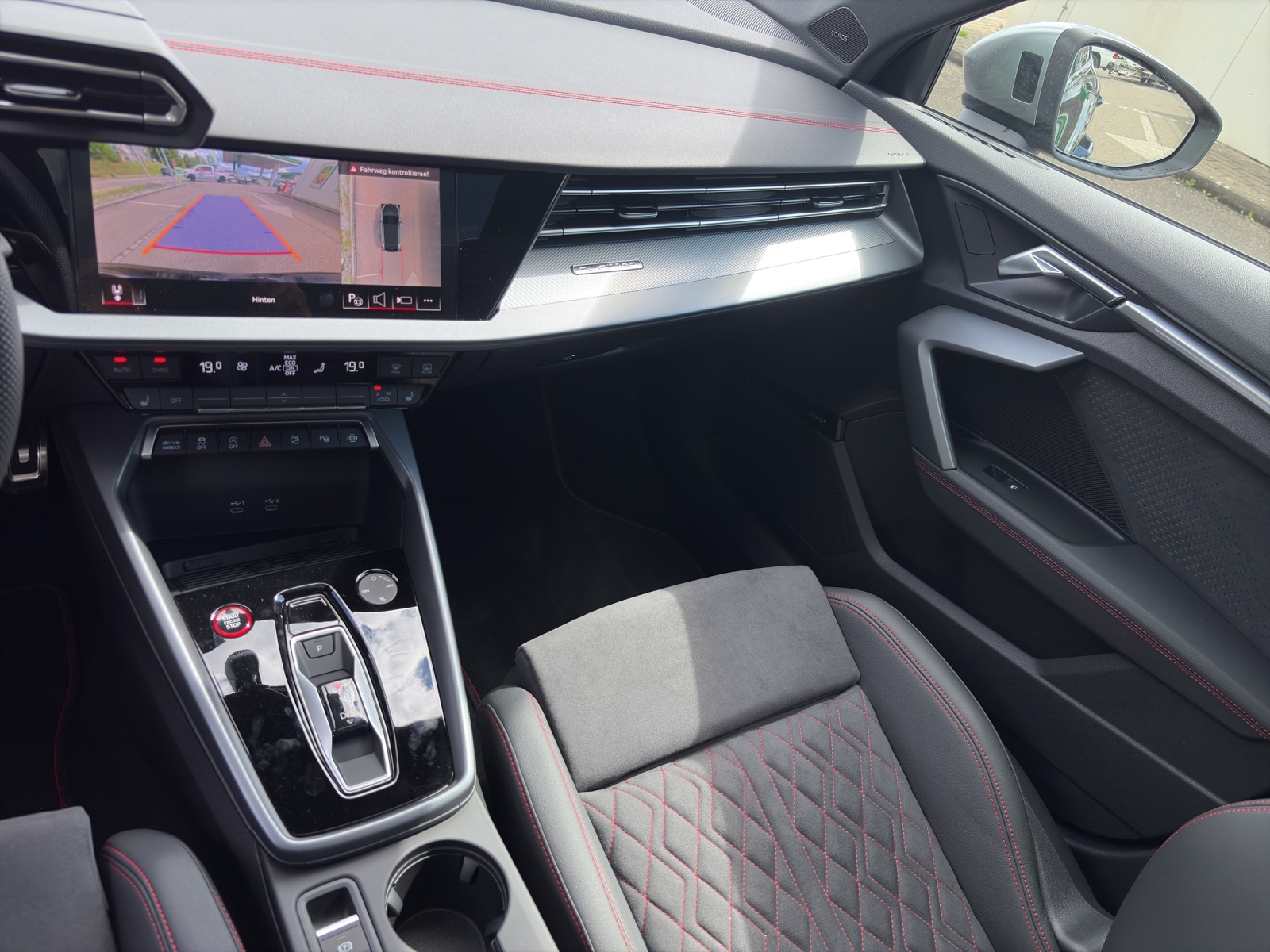 AUDI S3 Sportback 2.0 TFSI quattro S-Tronic-image-10
