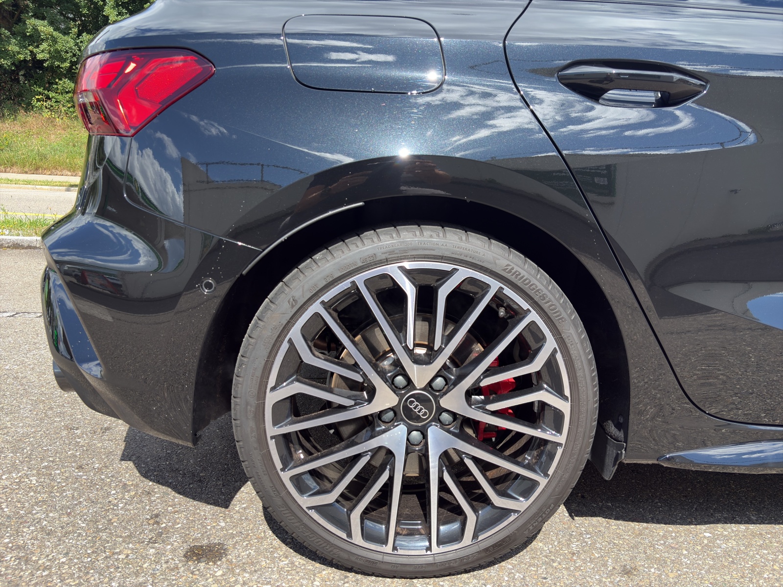 AUDI S3 Sportback 2.0 TFSI quattro S-Tronic-image-15