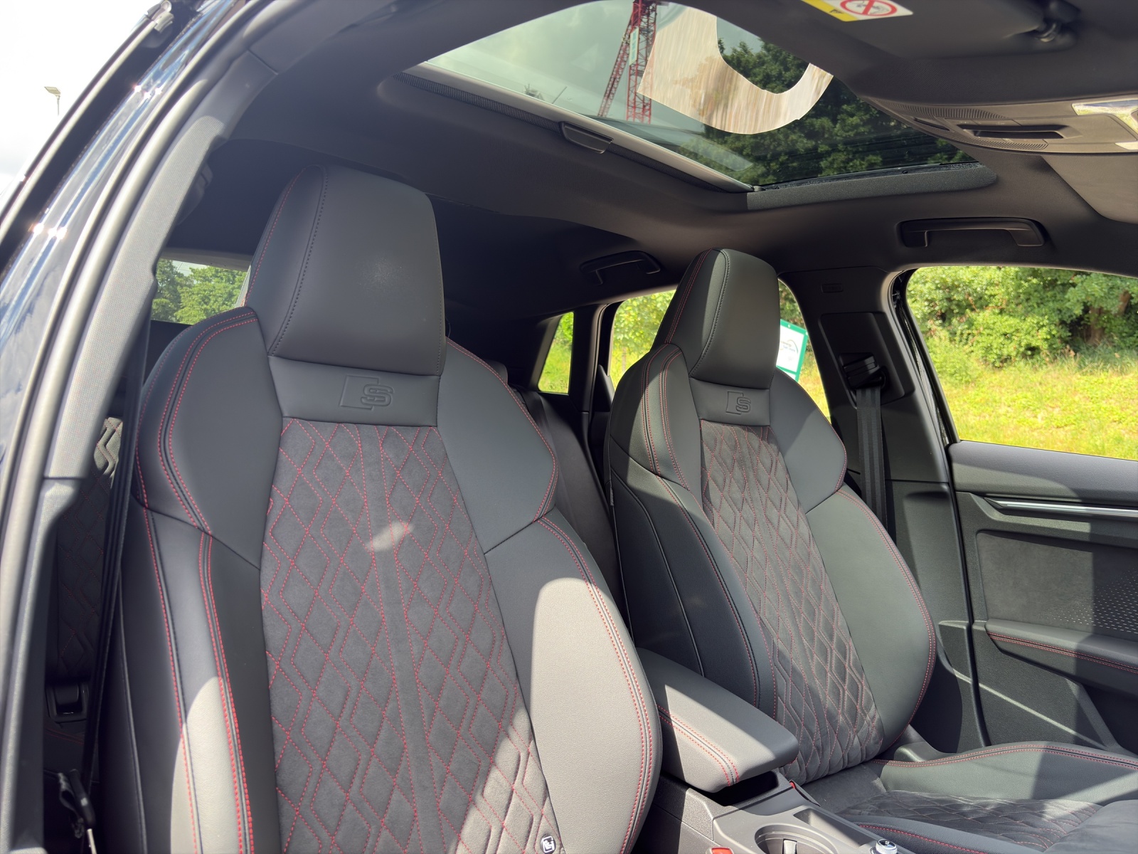 AUDI S3 Sportback 2.0 TFSI quattro S-Tronic-image-6