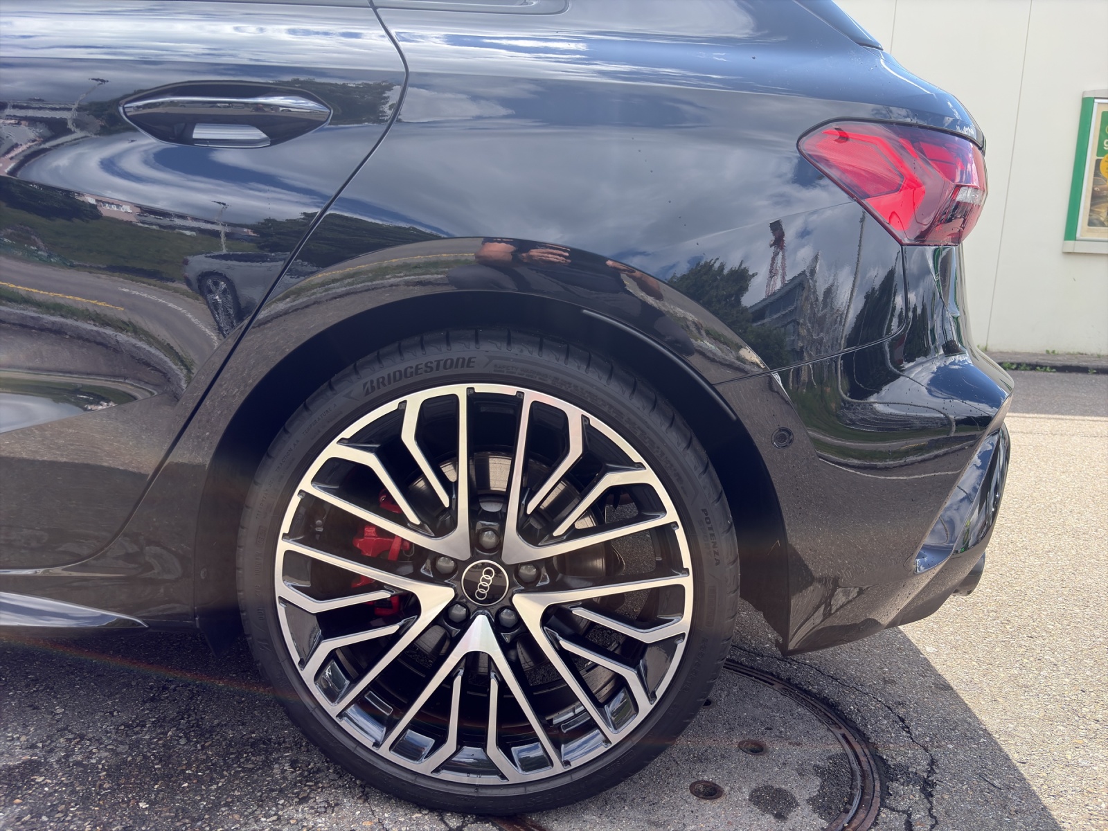 AUDI S3 Sportback 2.0 TFSI quattro S-Tronic-image-14