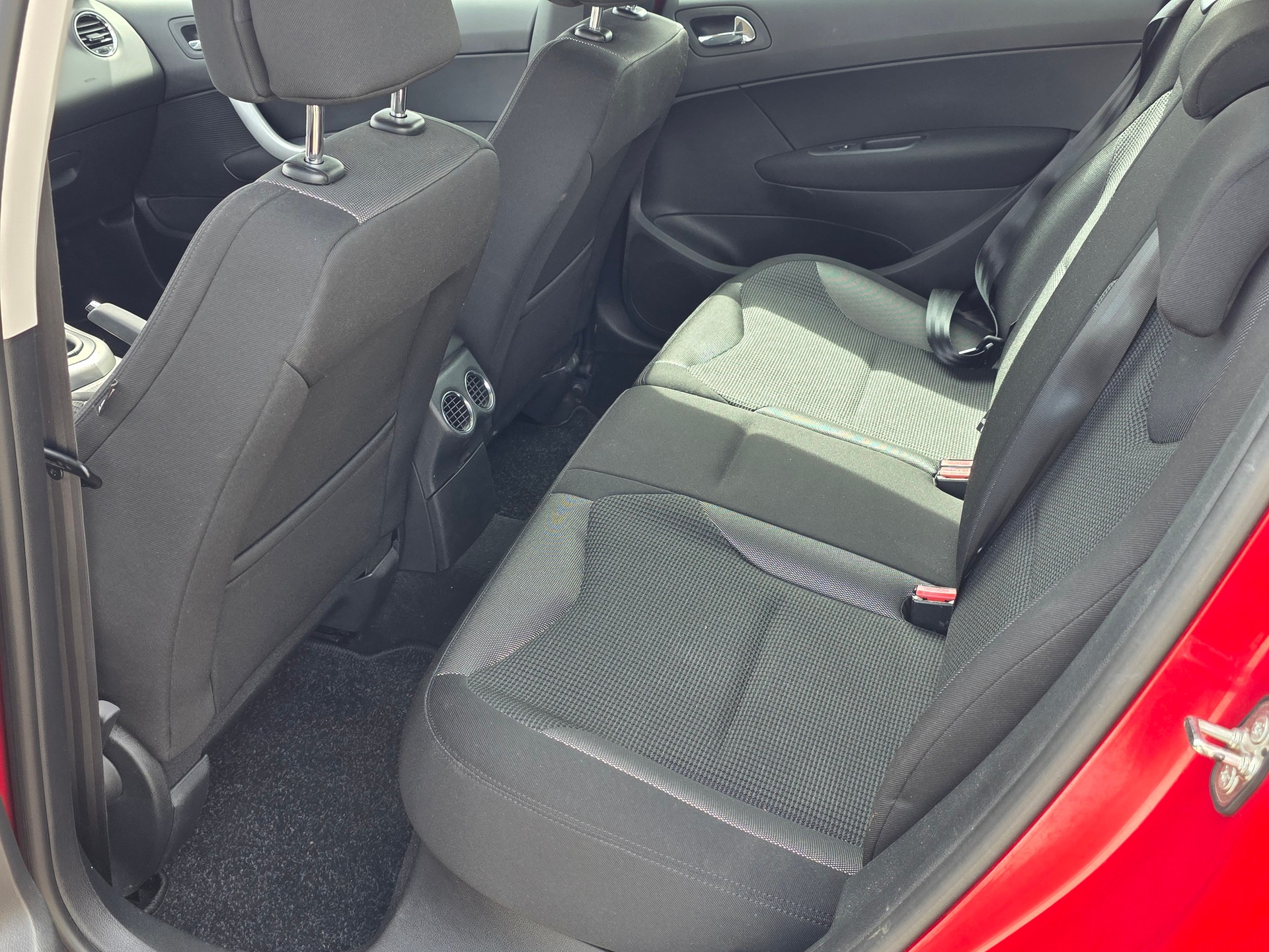 PEUGEOT 308 1.6 16V T Sport Pack-image-8