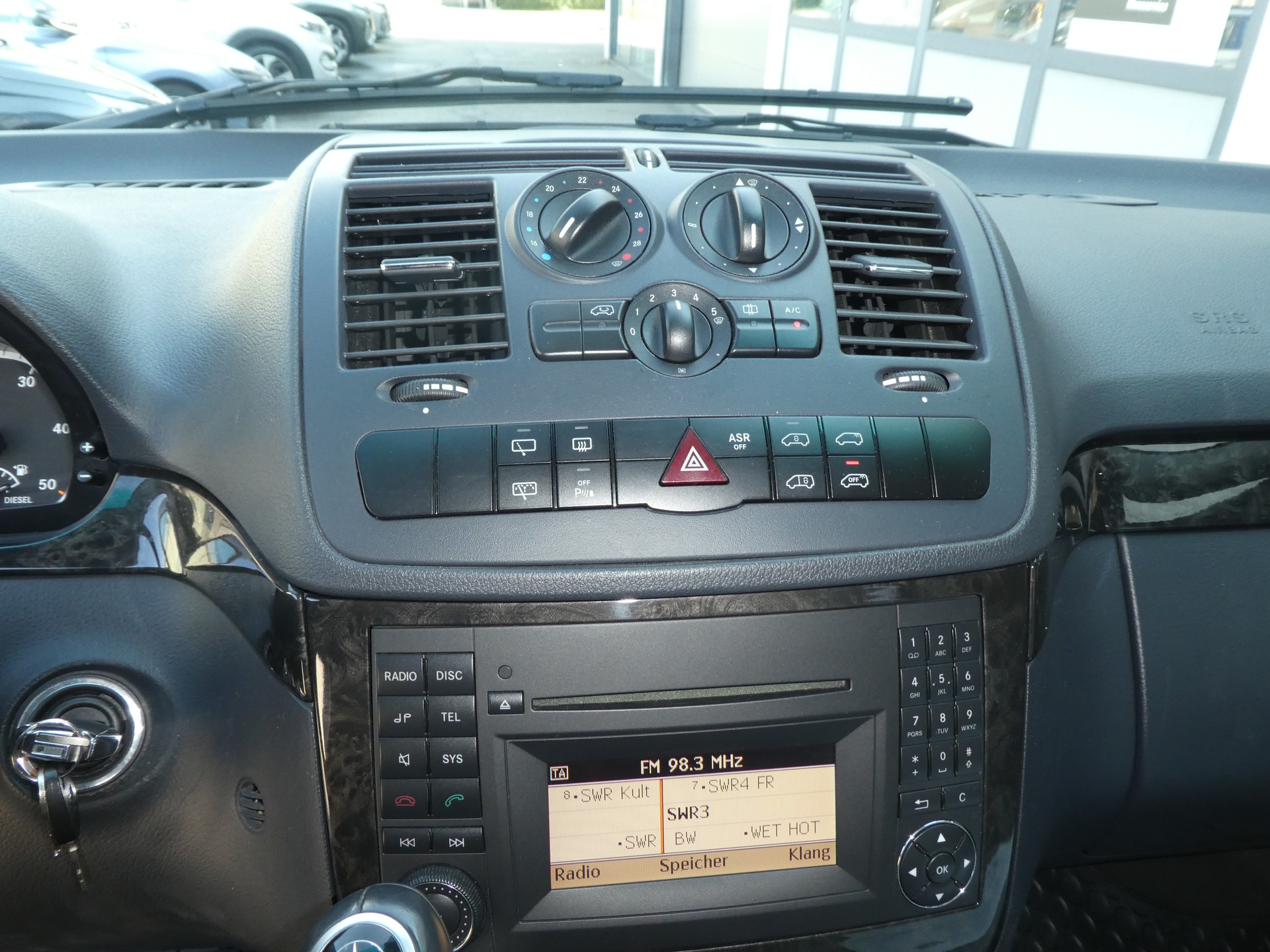 MERCEDES-BENZ Marco Polo 3.0 V6-image-11