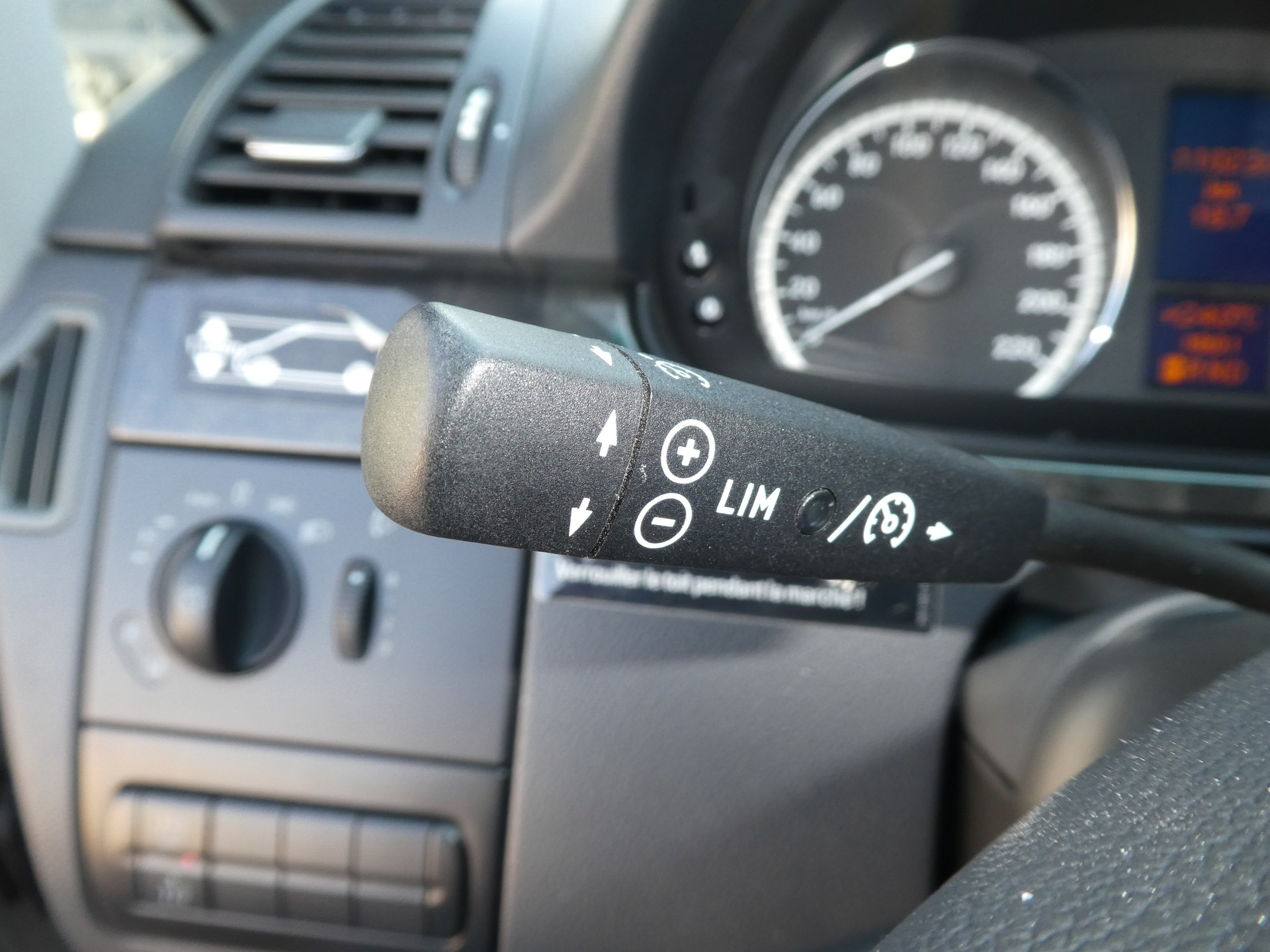 MERCEDES-BENZ Marco Polo 3.0 V6-image-13