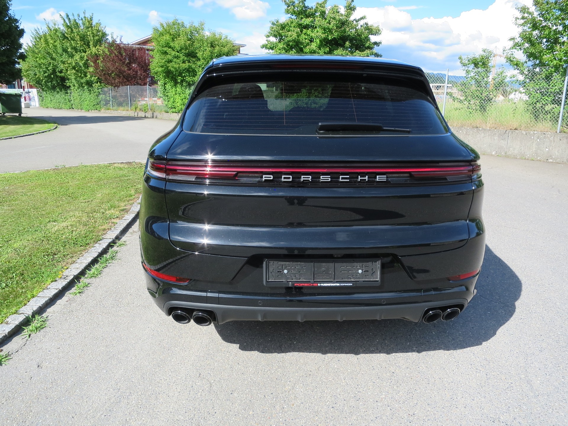 PORSCHE Cayenne Turbo E-Hybrid Tiptronic-image-3