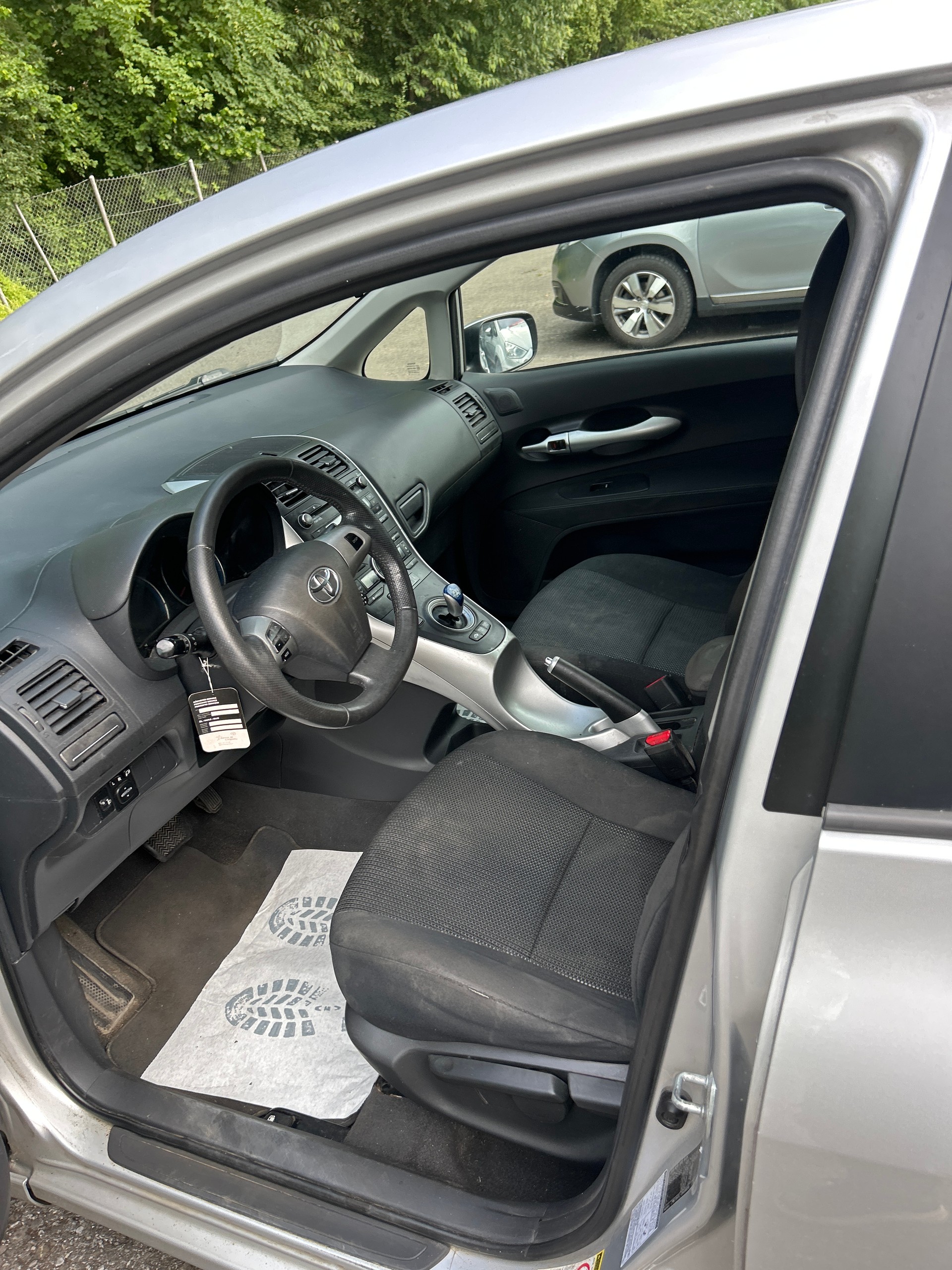 TOYOTA Auris 1.8 16V HSD Linea Luna-image-6
