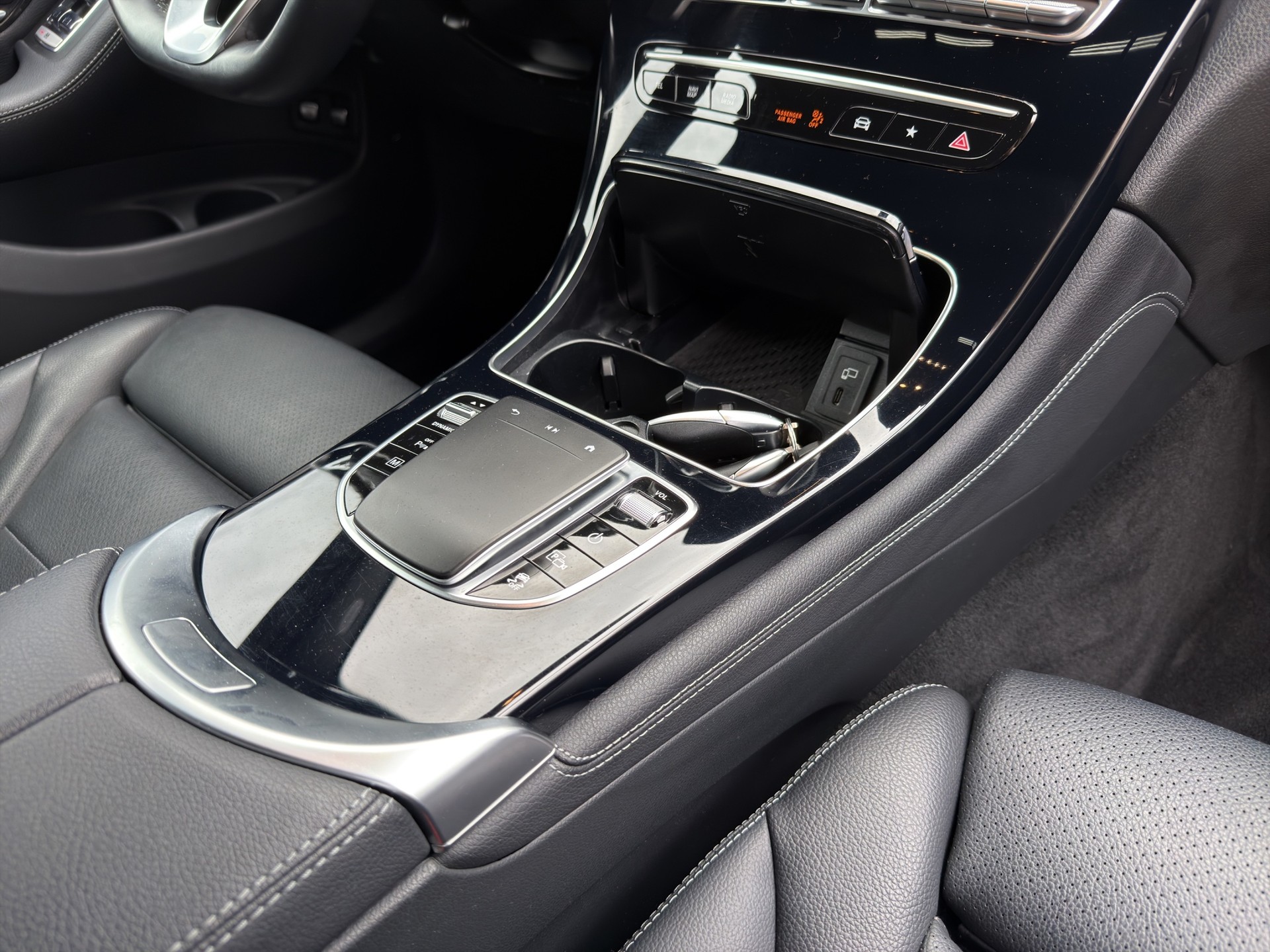 MERCEDES-BENZ GLC Coupé 300 e AMG Line 9G-Tronic-image-17