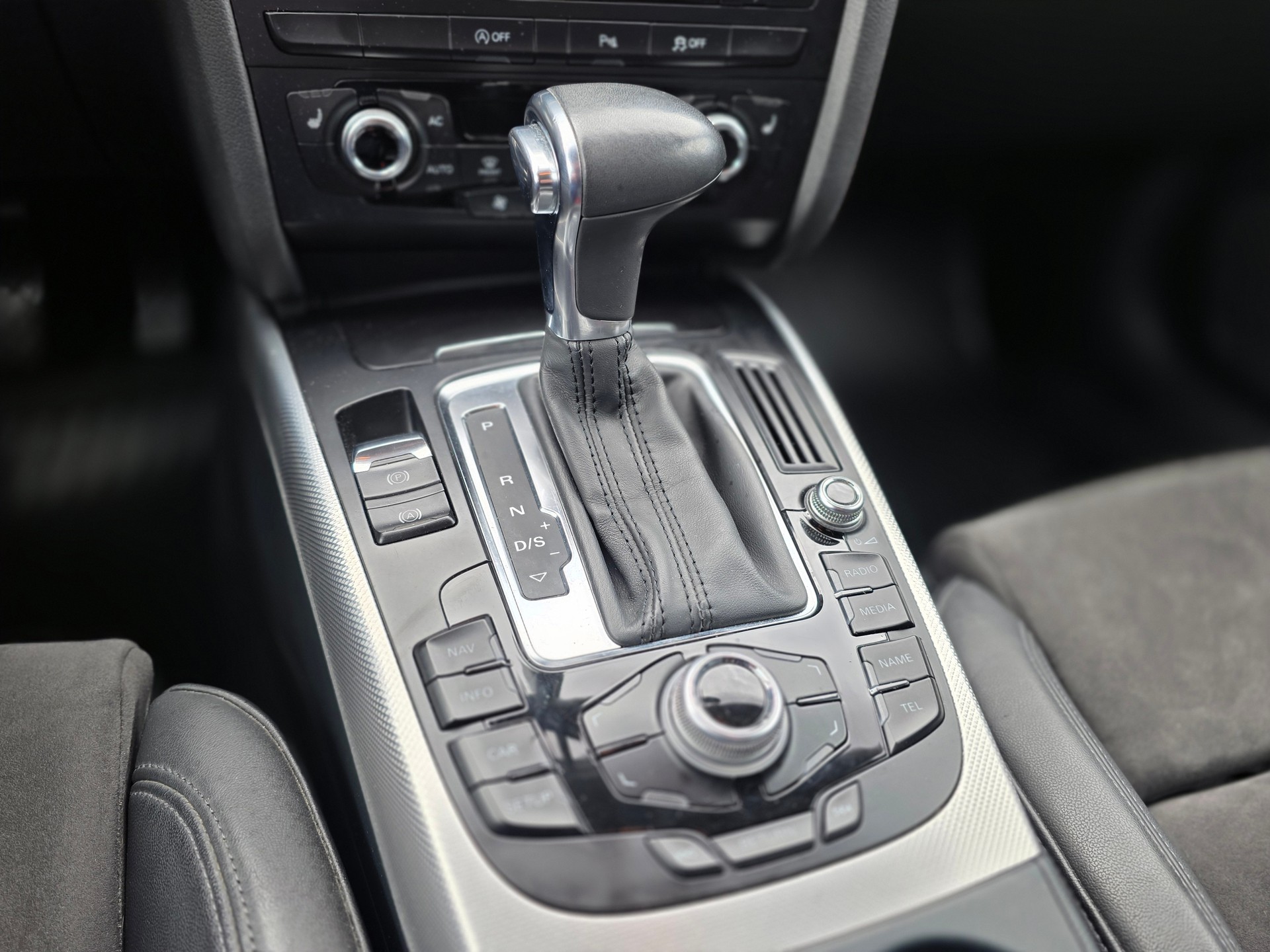 AUDI A4 allroad 3.0 TDI clean diesel quattro S-tronic-image-13