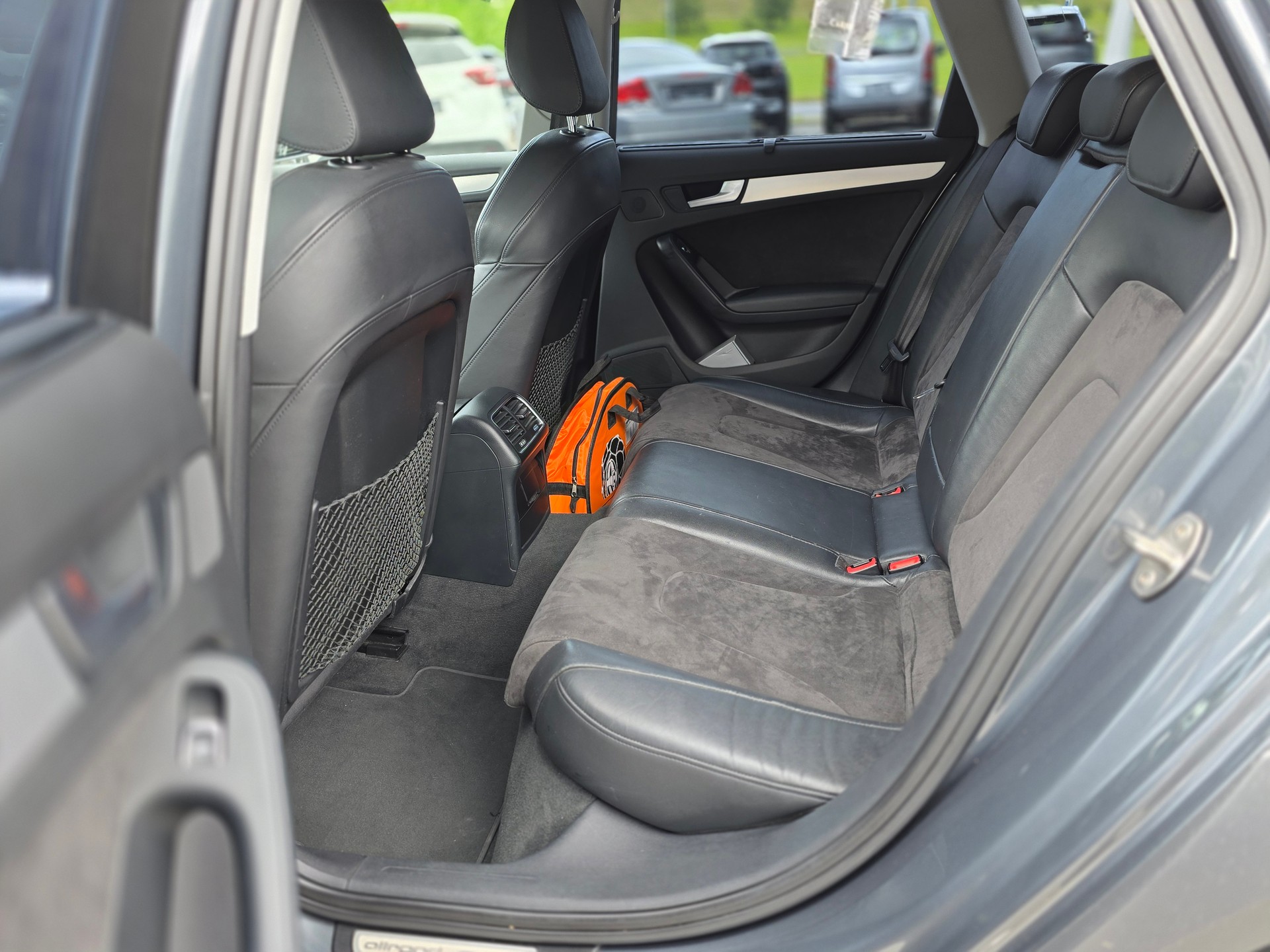 AUDI A4 allroad 3.0 TDI clean diesel quattro S-tronic-image-9