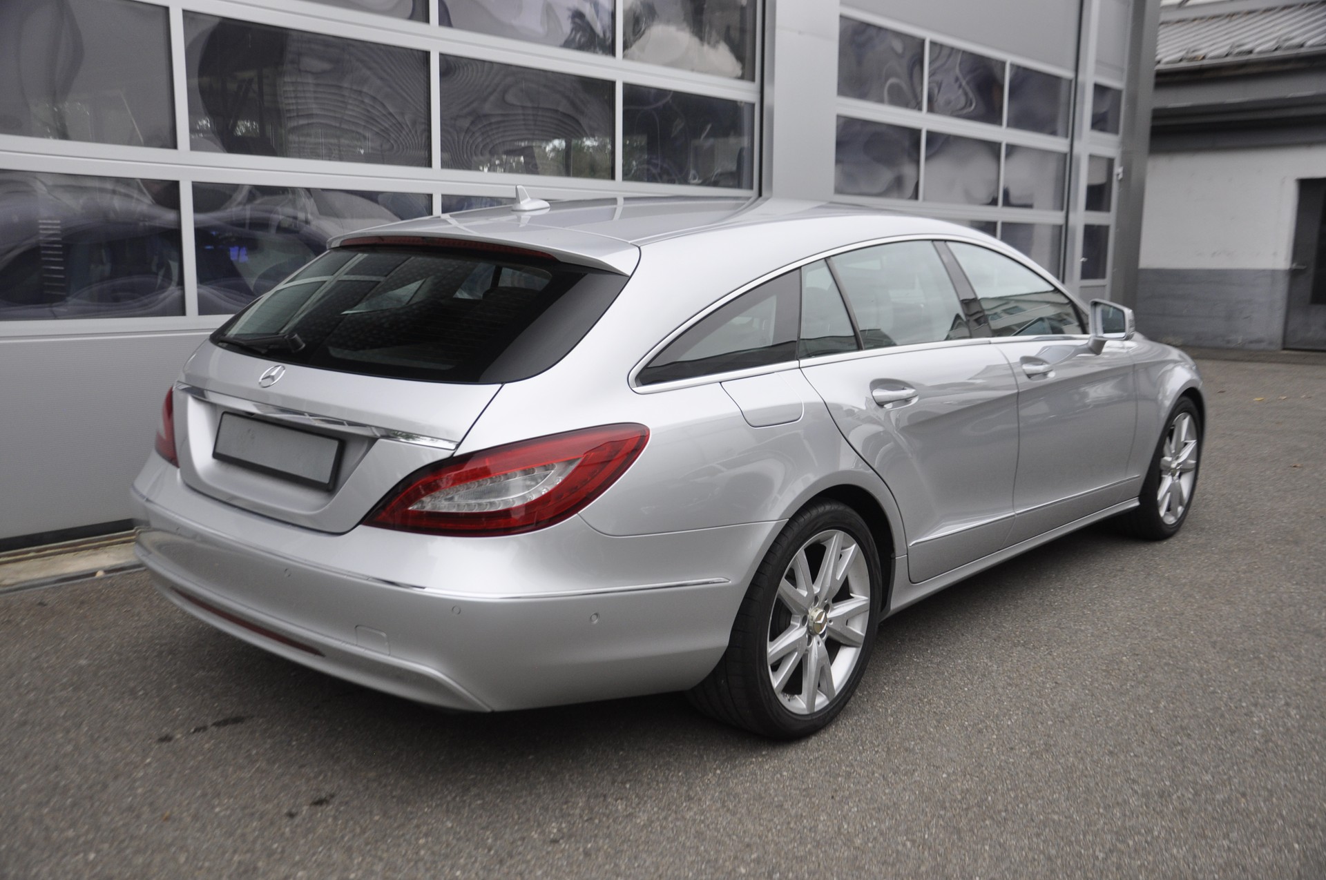 MERCEDES-BENZ CLS Shooting Brake 220 BlueTEC 9G-Tronic I Anhängerkupplung I Standheizung-image-2