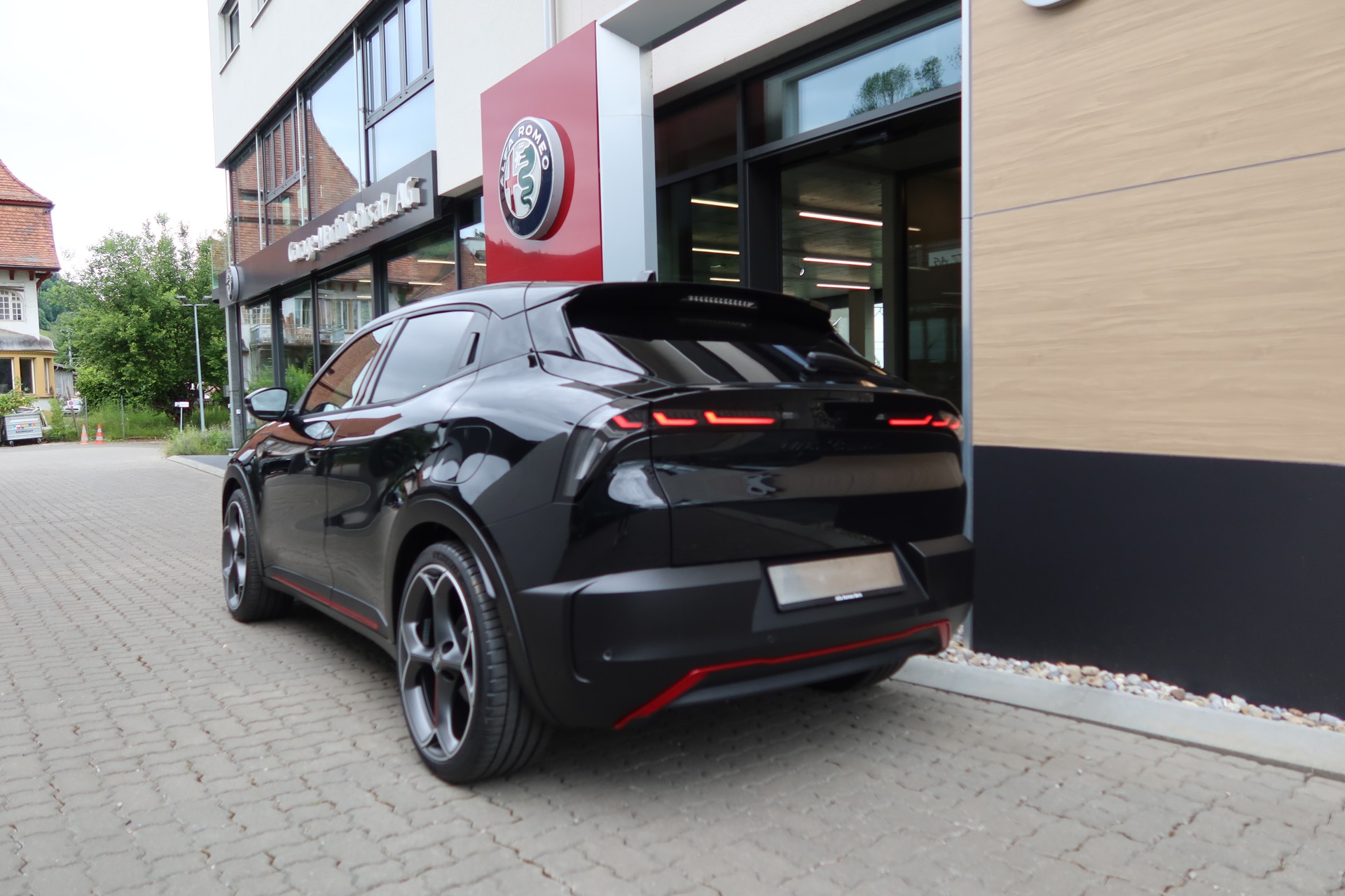 ALFA ROMEO Junior 280 54kWh Veloce Sport/Tech/Sky-image-5