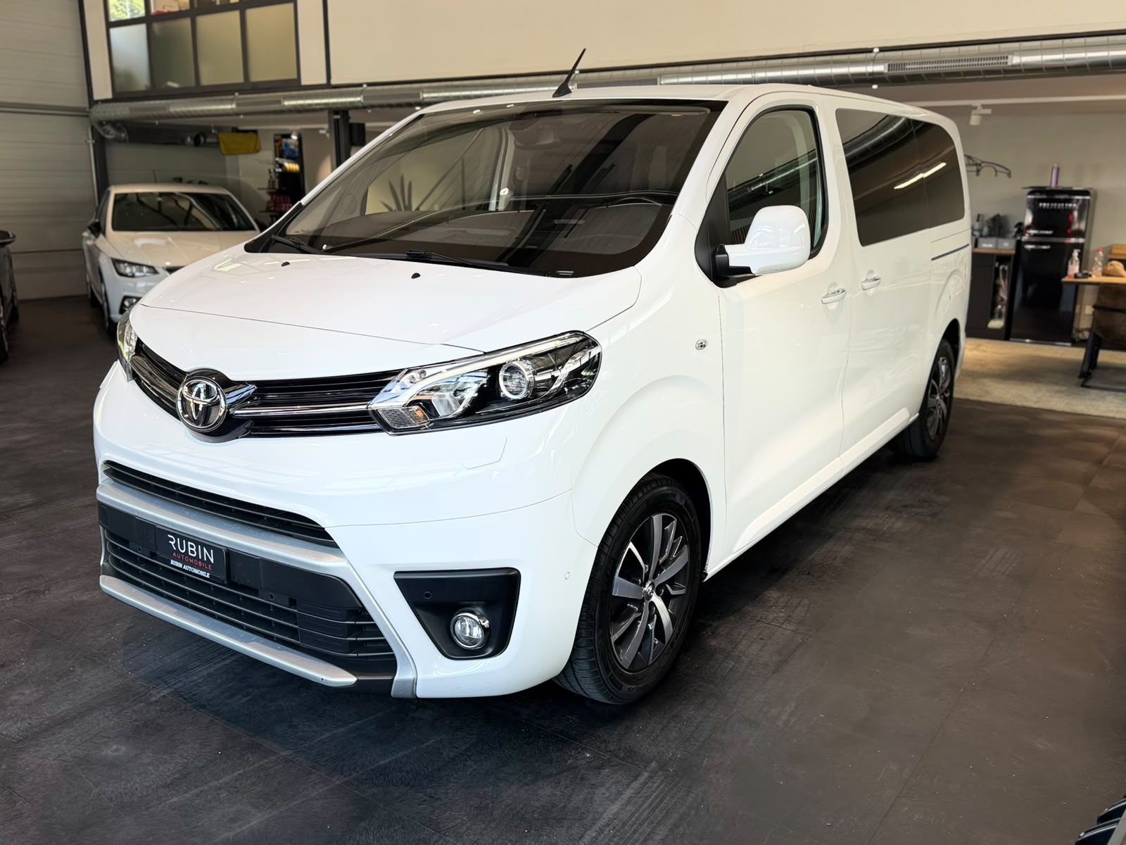 TOYOTA Proace Verso 2.0 D-4D Family Medium Automatic