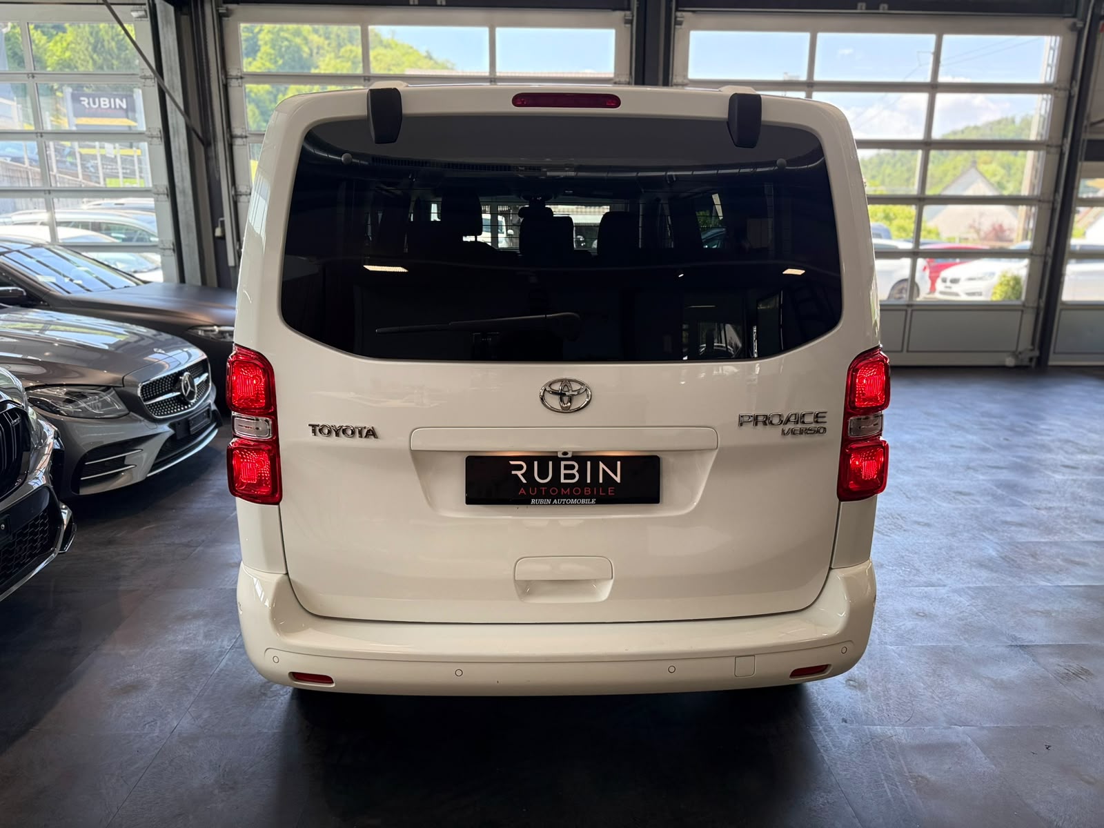 TOYOTA Proace Verso 2.0 D-4D Family Medium Automatic-showroom-element-2