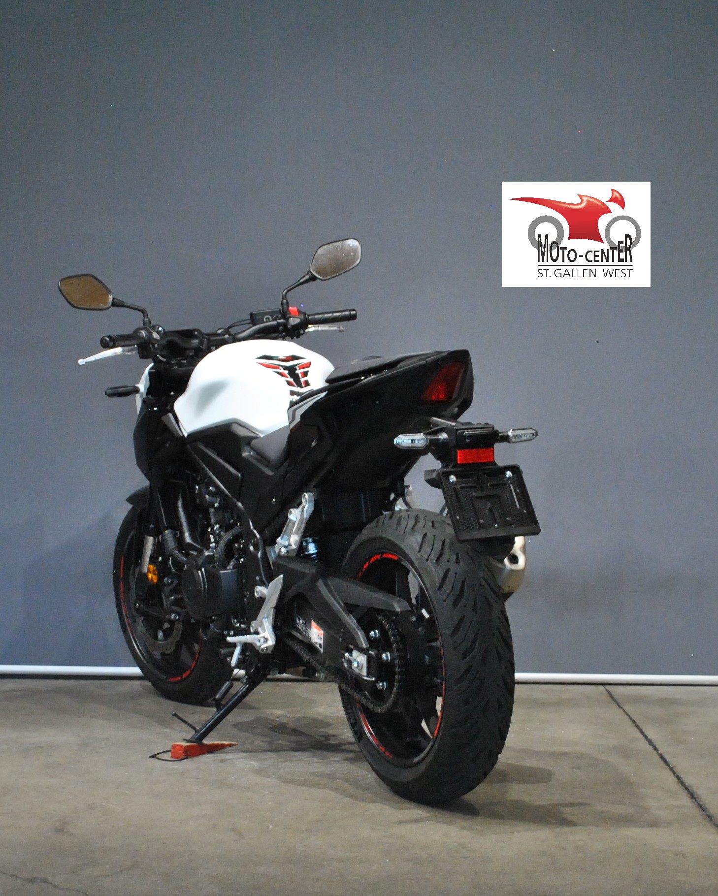 HONDA CB 500 Hornet-showroom-element-3