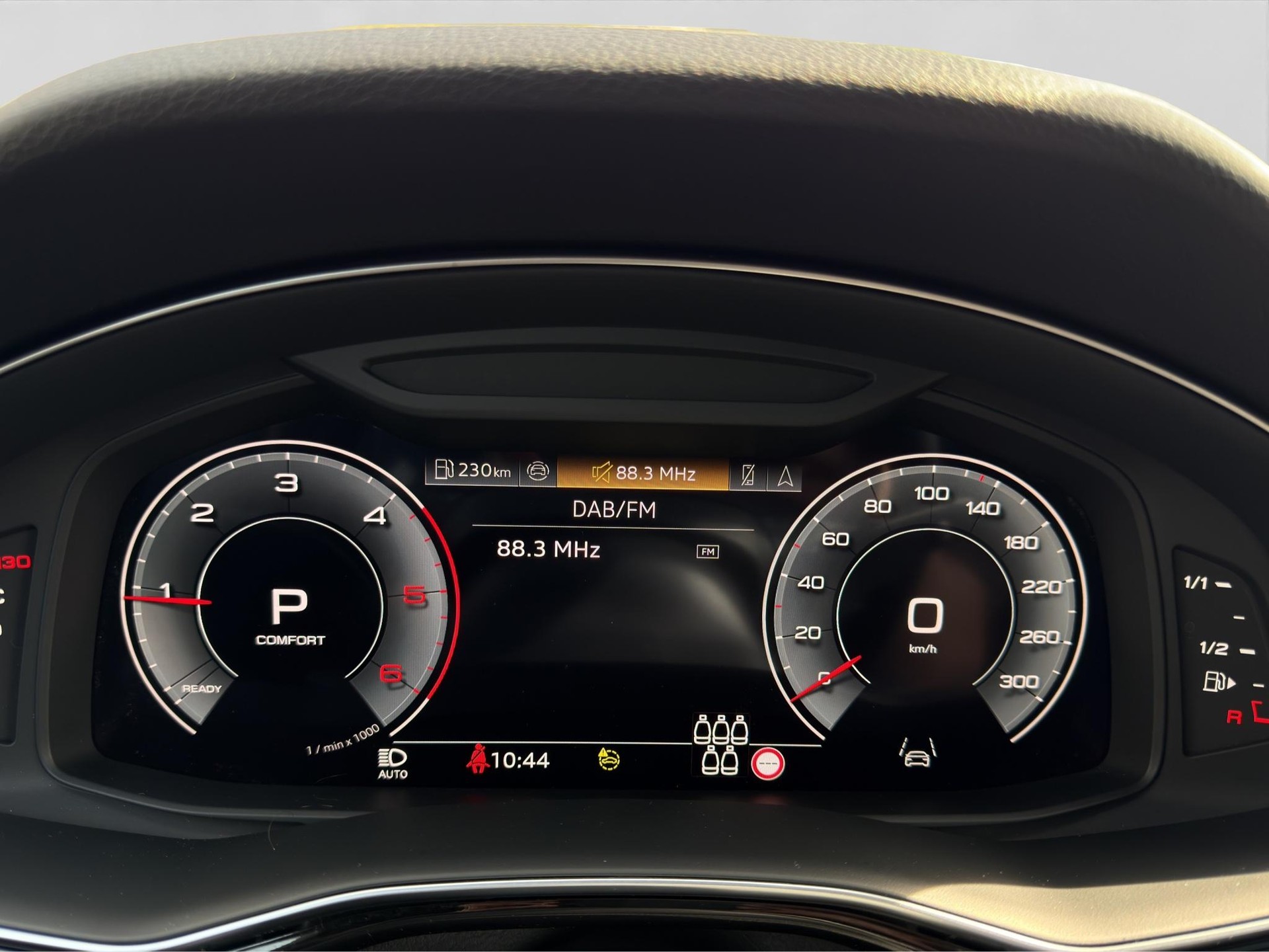 AUDI Q7 SUV 3.0 50 TDI S Line quattro T-Tronic-showroom-element-3