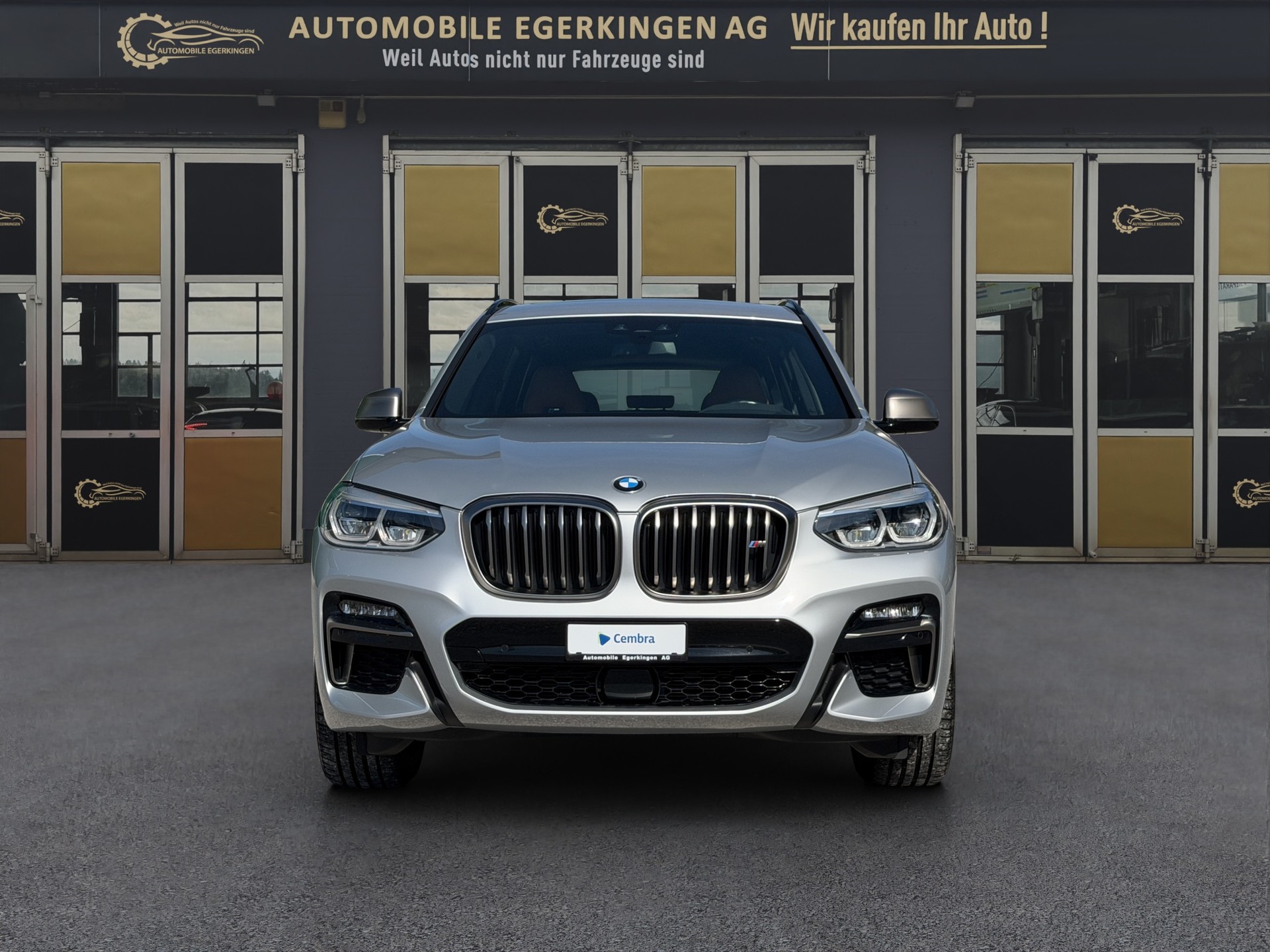 BMW X3 M40i-showroom-element-1
