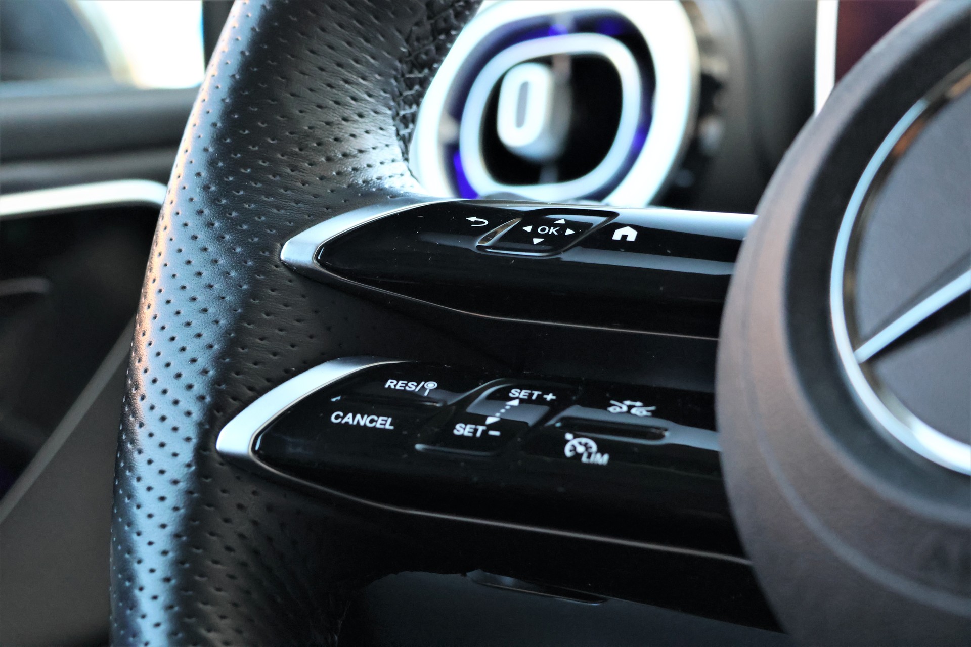 MERCEDES-BENZ GLC 220 d 4Matic 9G-Tronic (CH)-image-16