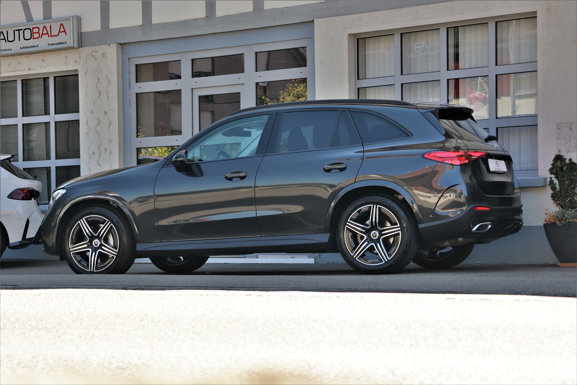 MERCEDES-BENZ GLC 220 d 4Matic 9G-Tronic (CH)-showroom-element-3