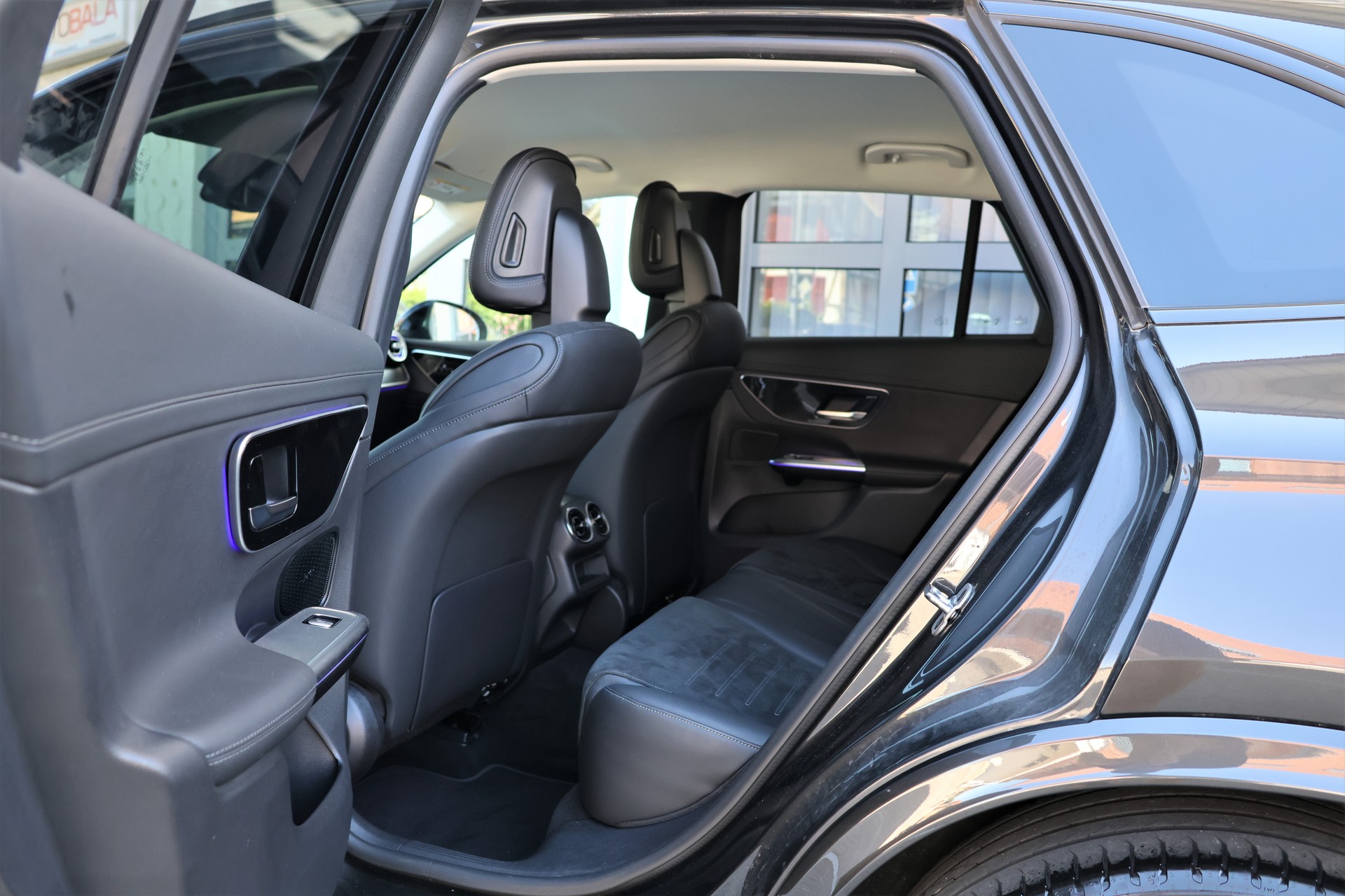 MERCEDES-BENZ GLC 220 d 4Matic 9G-Tronic (CH)-image-12