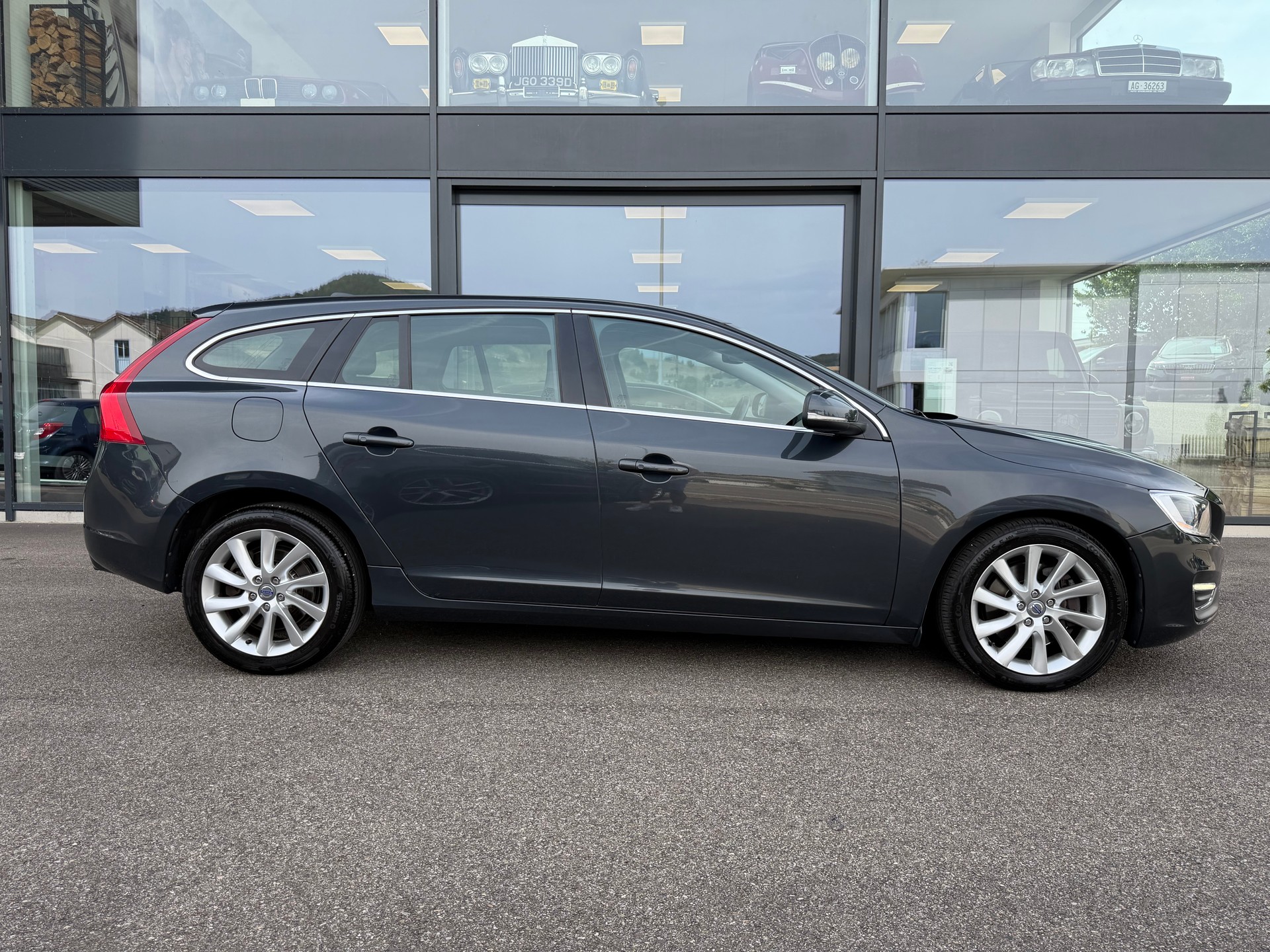 VOLVO V60 3.0 T6 Summum AWD-showroom-element-2