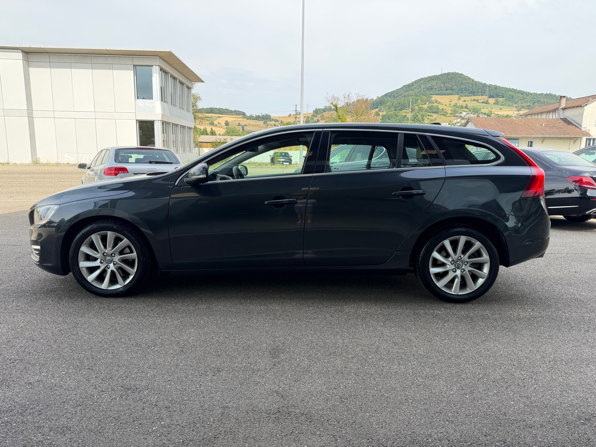 VOLVO V60 3.0 T6 Summum AWD-image-8