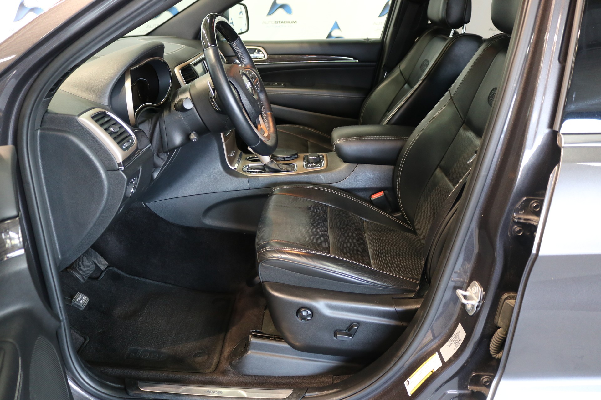 JEEP Grand Cherokee 3.0 CRD Overland Automatic-showroom-element-1