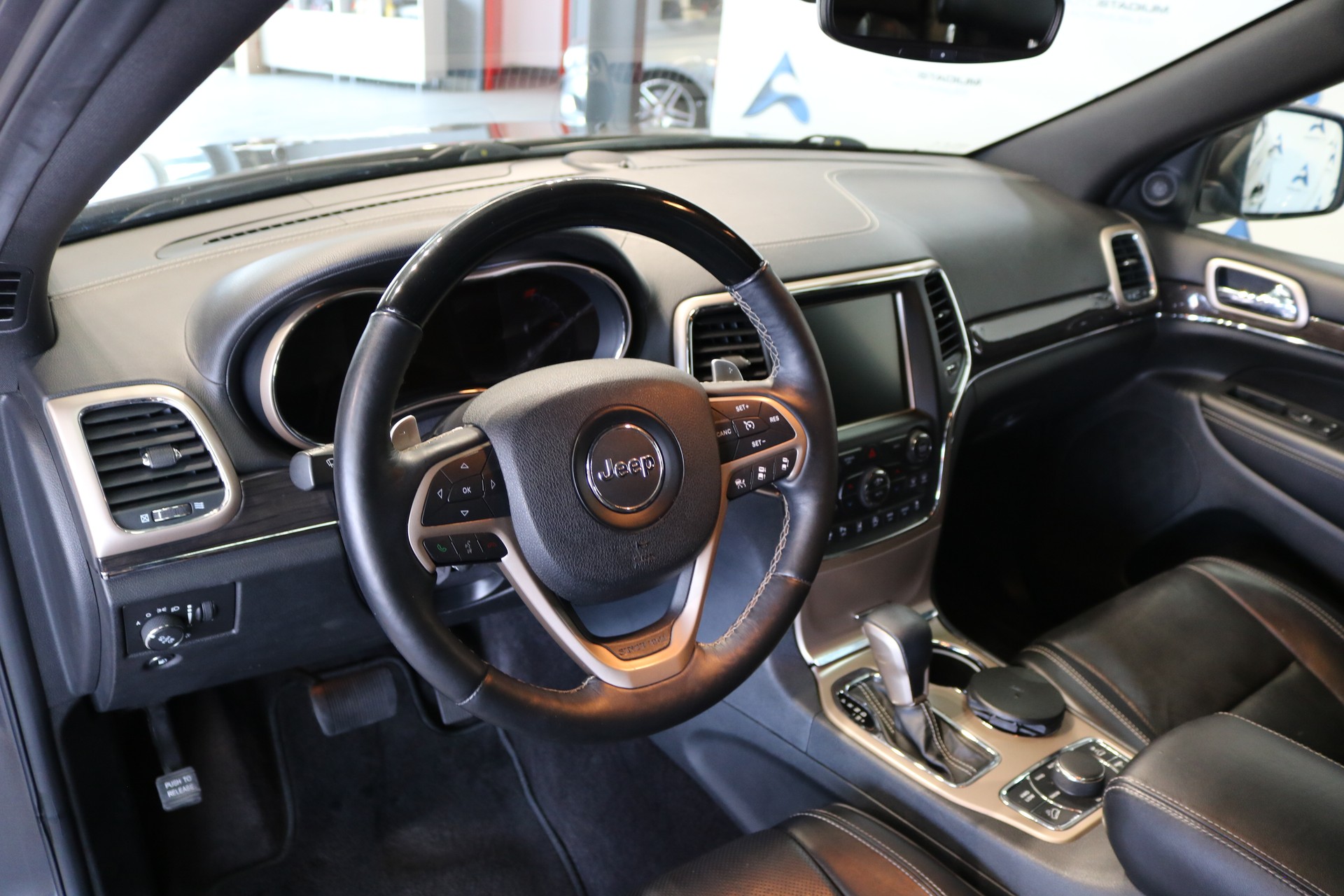 JEEP Grand Cherokee 3.0 CRD Overland Automatic-showroom-element-2