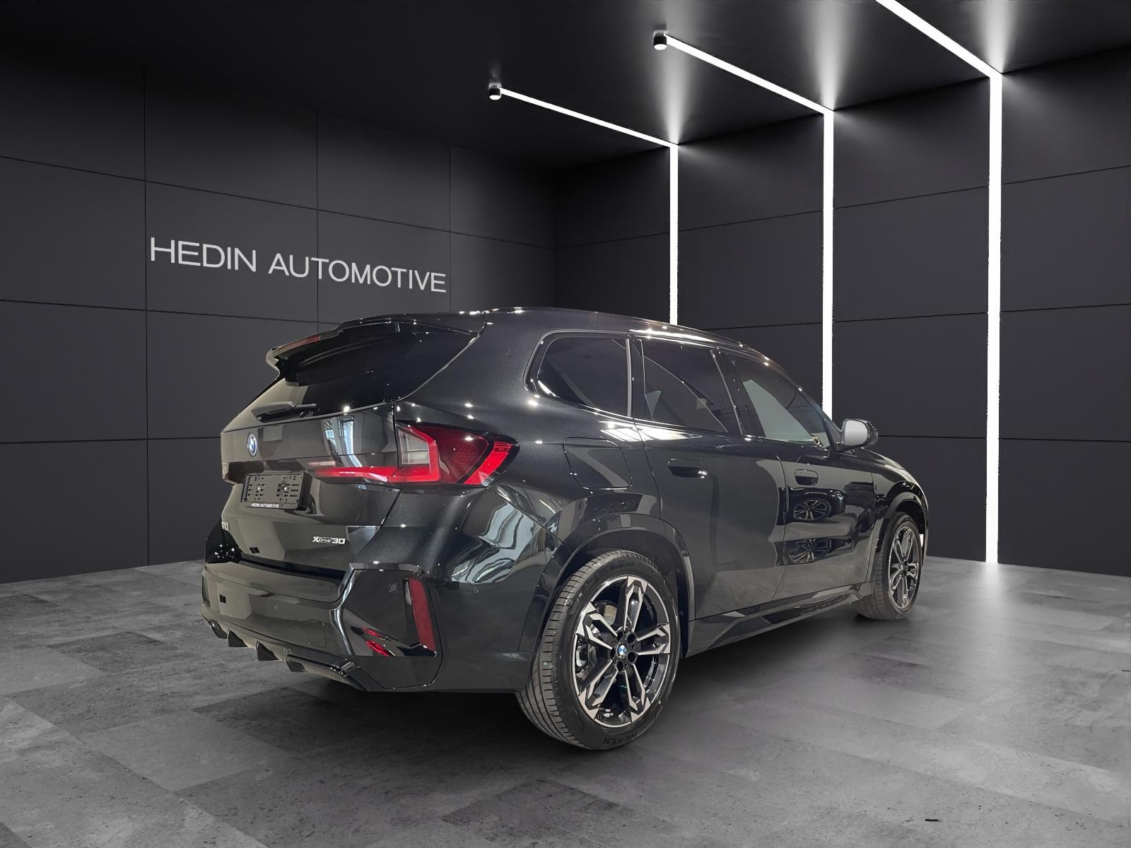 BMW iX1 30 xDrive-image-5