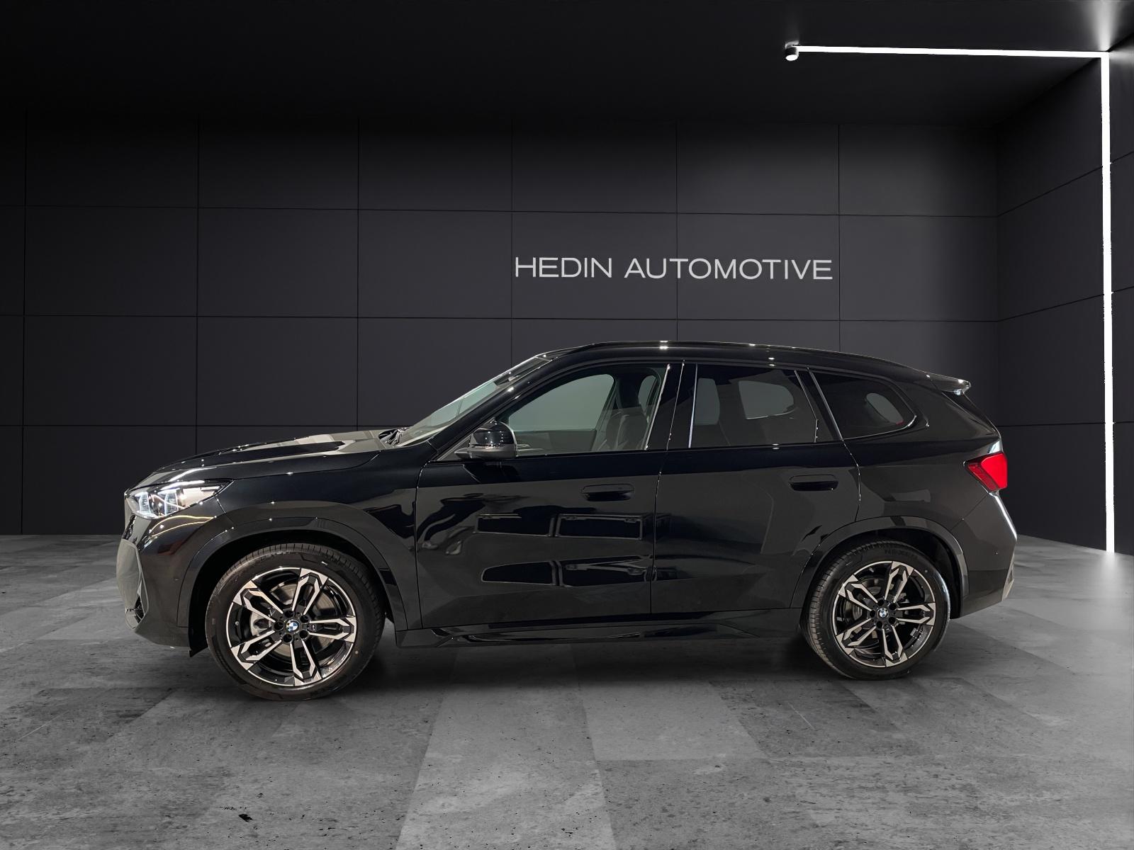 BMW iX1 30 xDrive-showroom-element-1