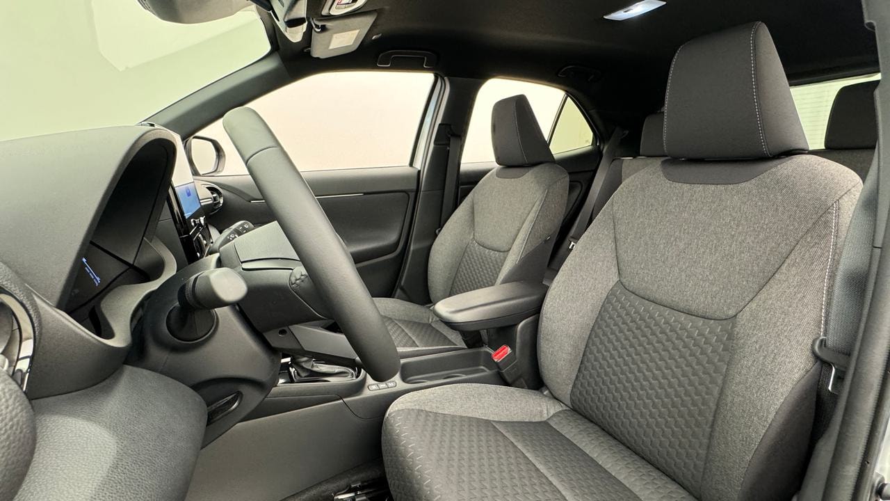 TOYOTA Yaris Cross 1.5 Style e-CVT-image-4