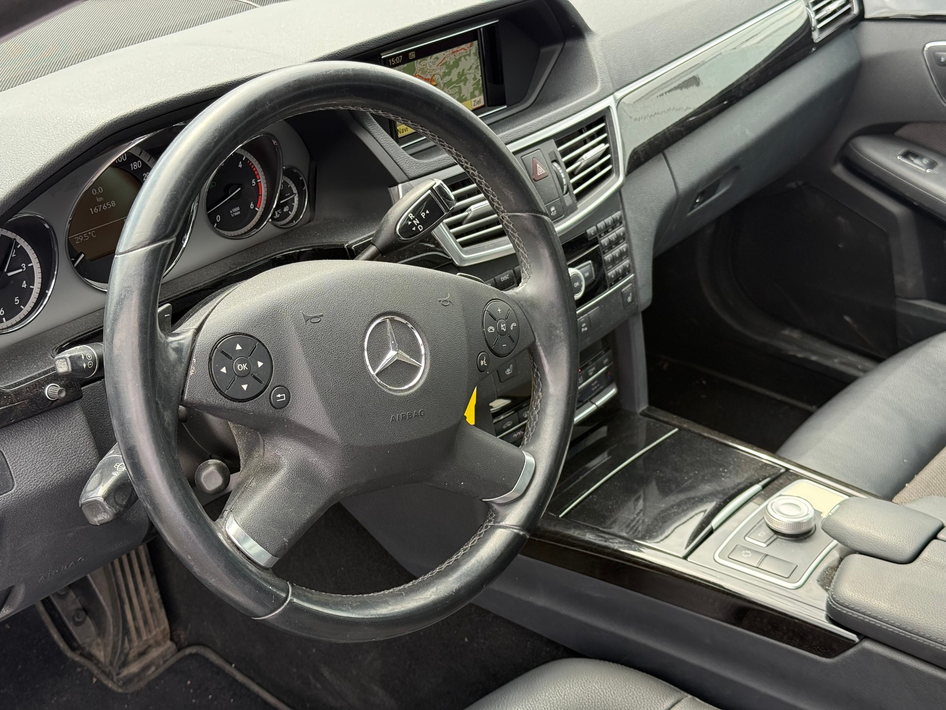 MERCEDES-BENZ E 350 CDI BlueEff. Avantgarde 4Matic 7G-Tronic-image-9