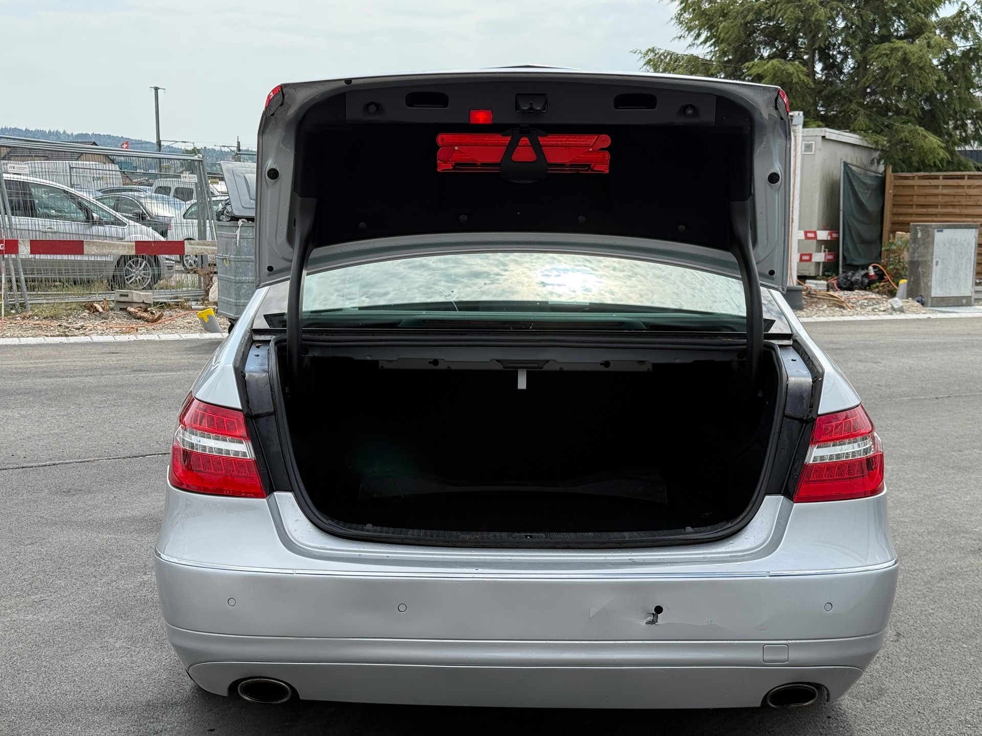 MERCEDES-BENZ E 350 CDI BlueEff. Avantgarde 4Matic 7G-Tronic-image-6