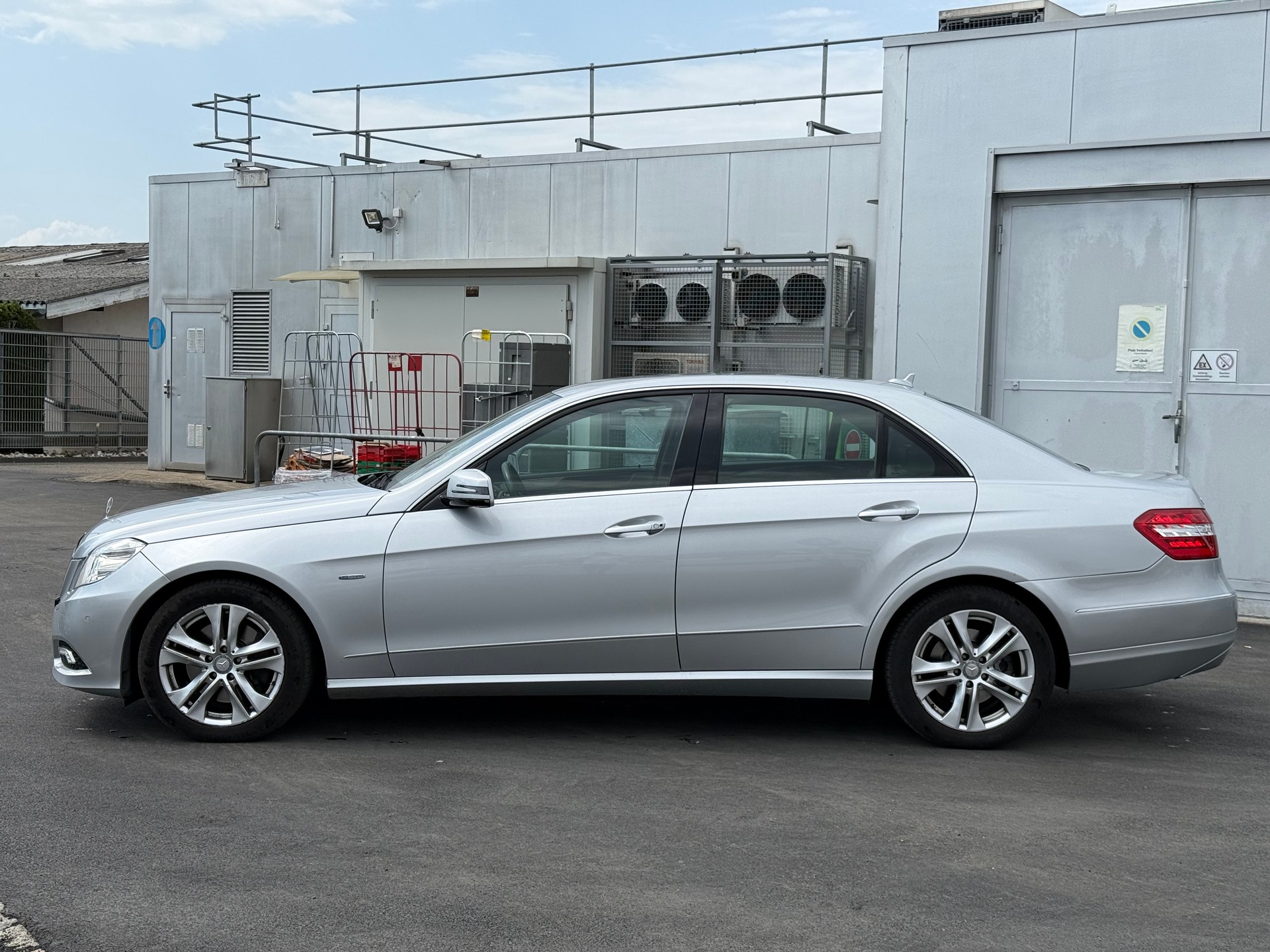 MERCEDES-BENZ E 350 CDI BlueEff. Avantgarde 4Matic 7G-Tronic-image-8