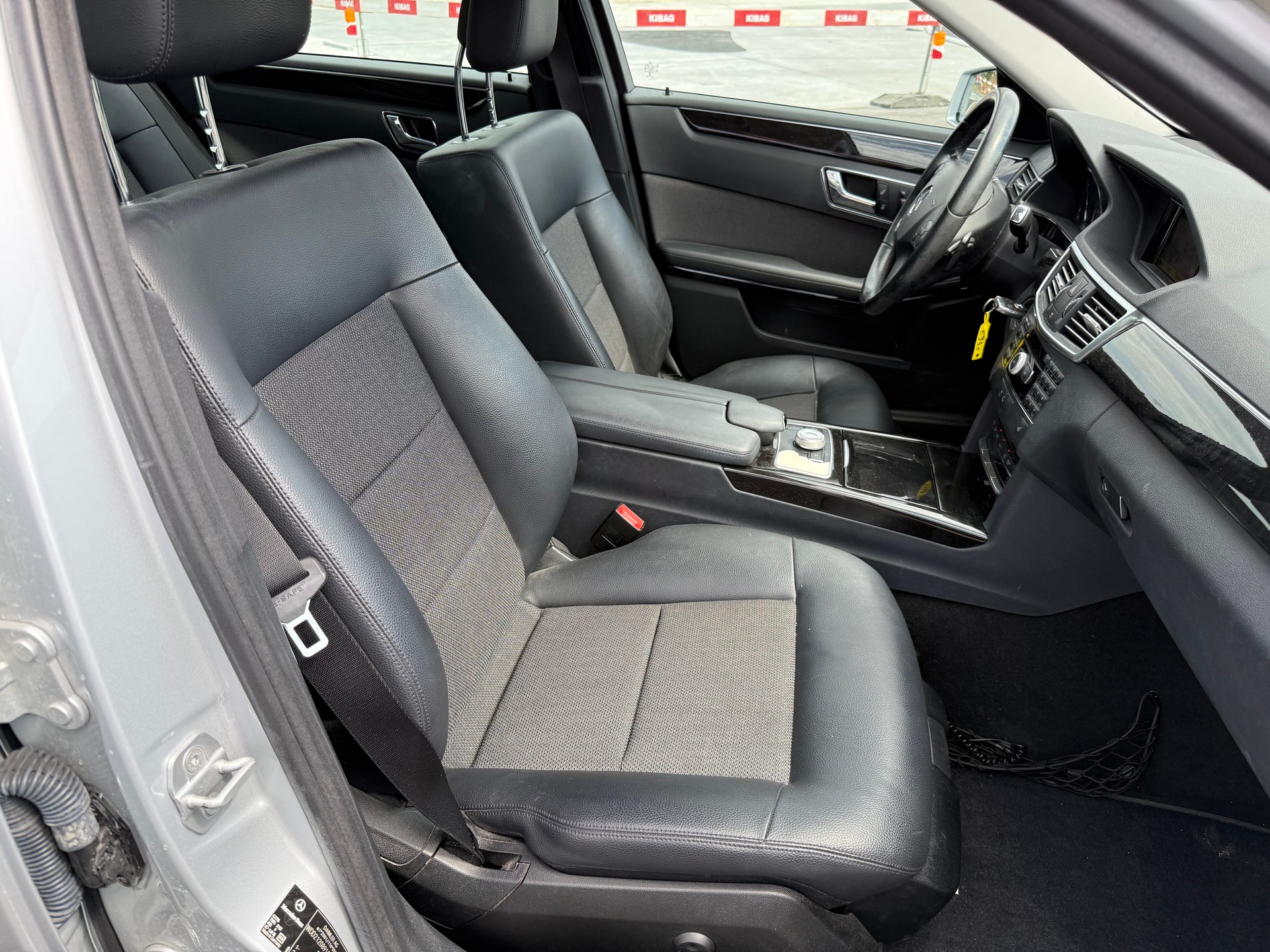 MERCEDES-BENZ E 350 CDI BlueEff. Avantgarde 4Matic 7G-Tronic-image-11