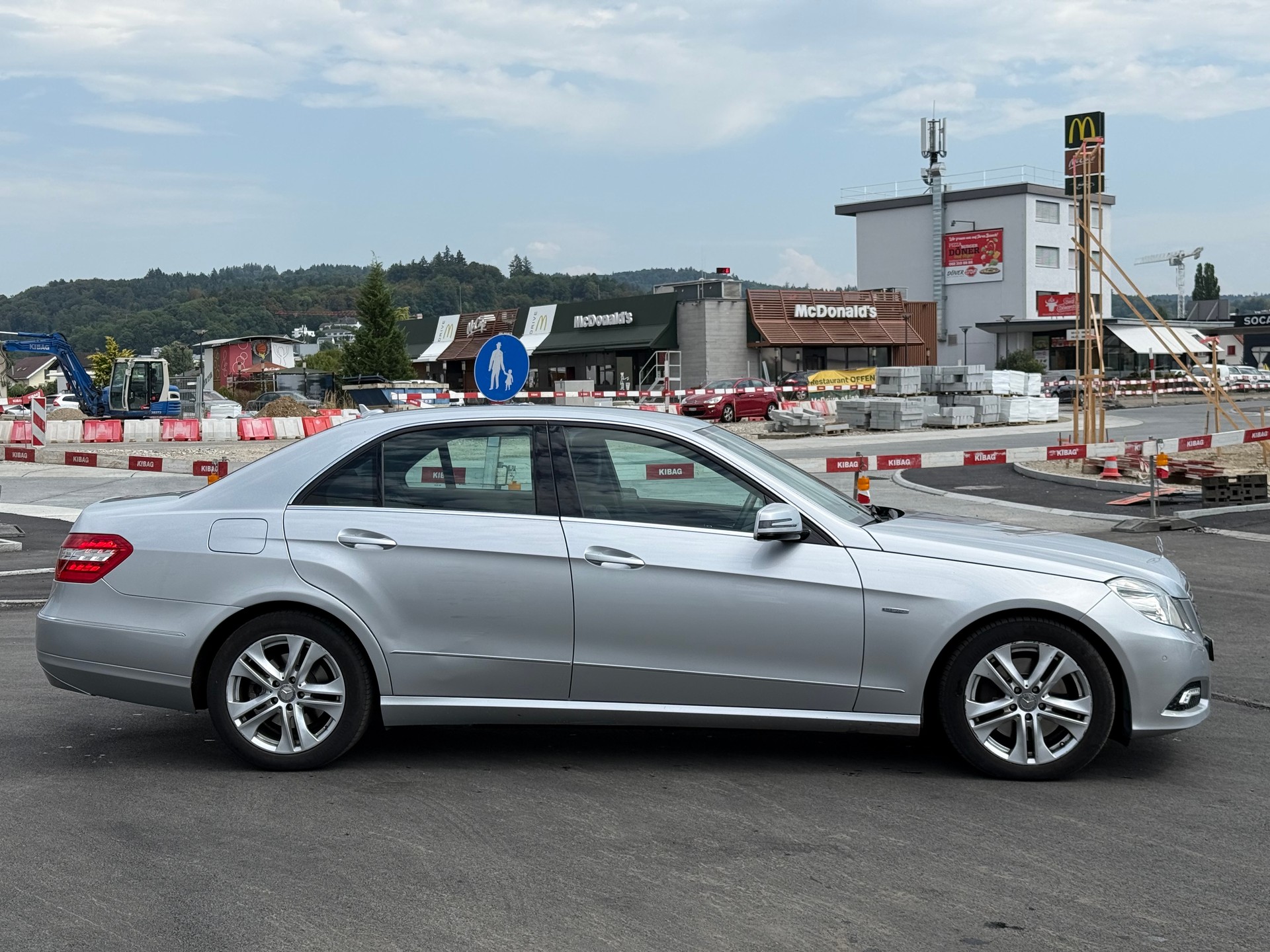 MERCEDES-BENZ E 350 CDI BlueEff. Avantgarde 4Matic 7G-Tronic-image-7