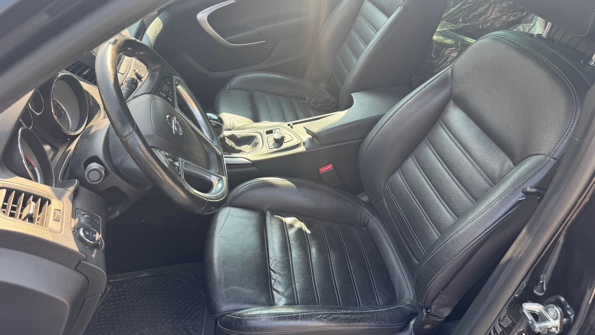 OPEL Insignia A 2.0 Turbo 4WD-image-13