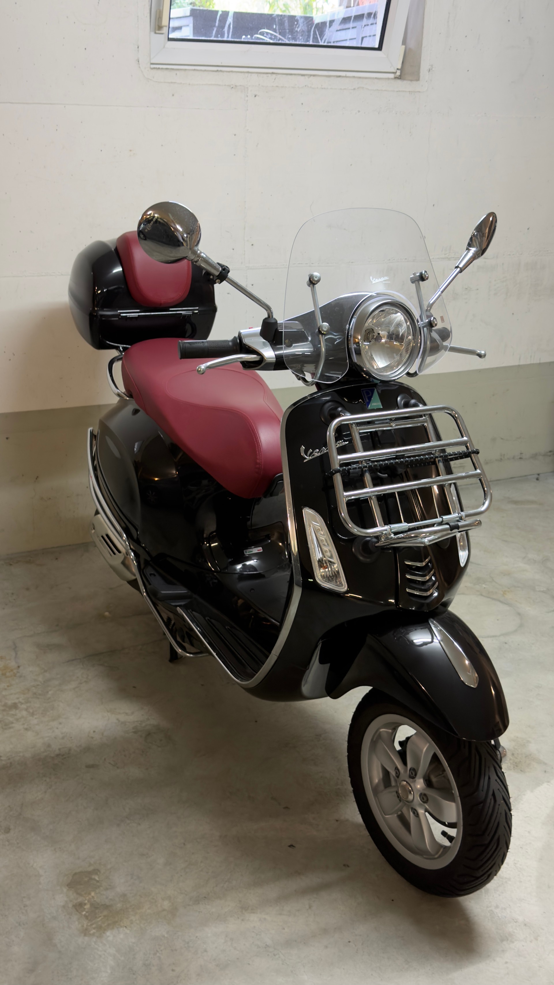 PIAGGIO Vespa 125 Primavera i.e. 3V-image-0
