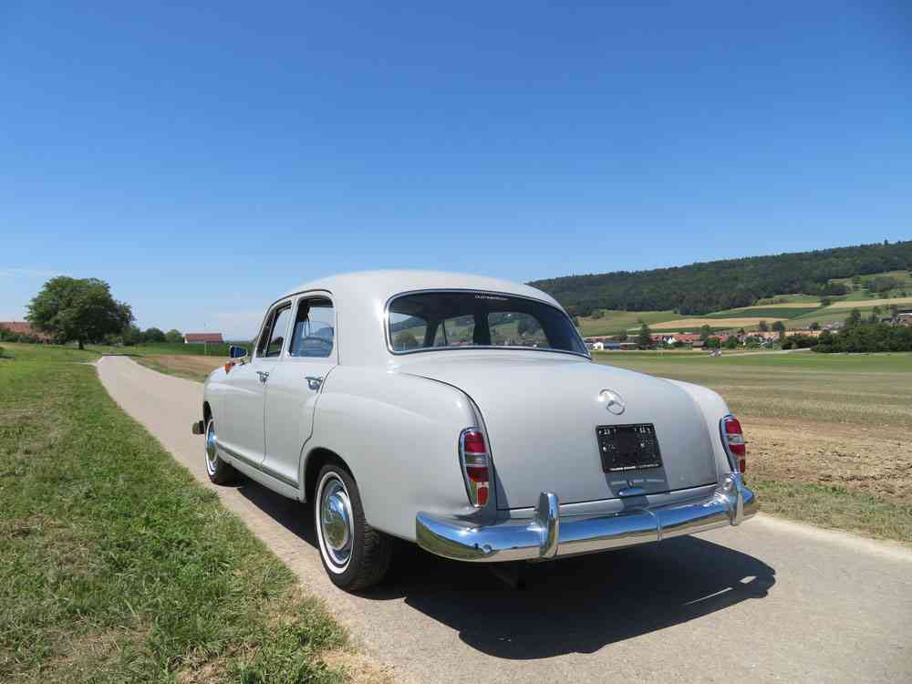 MERCEDES-BENZ 180 B-image-1