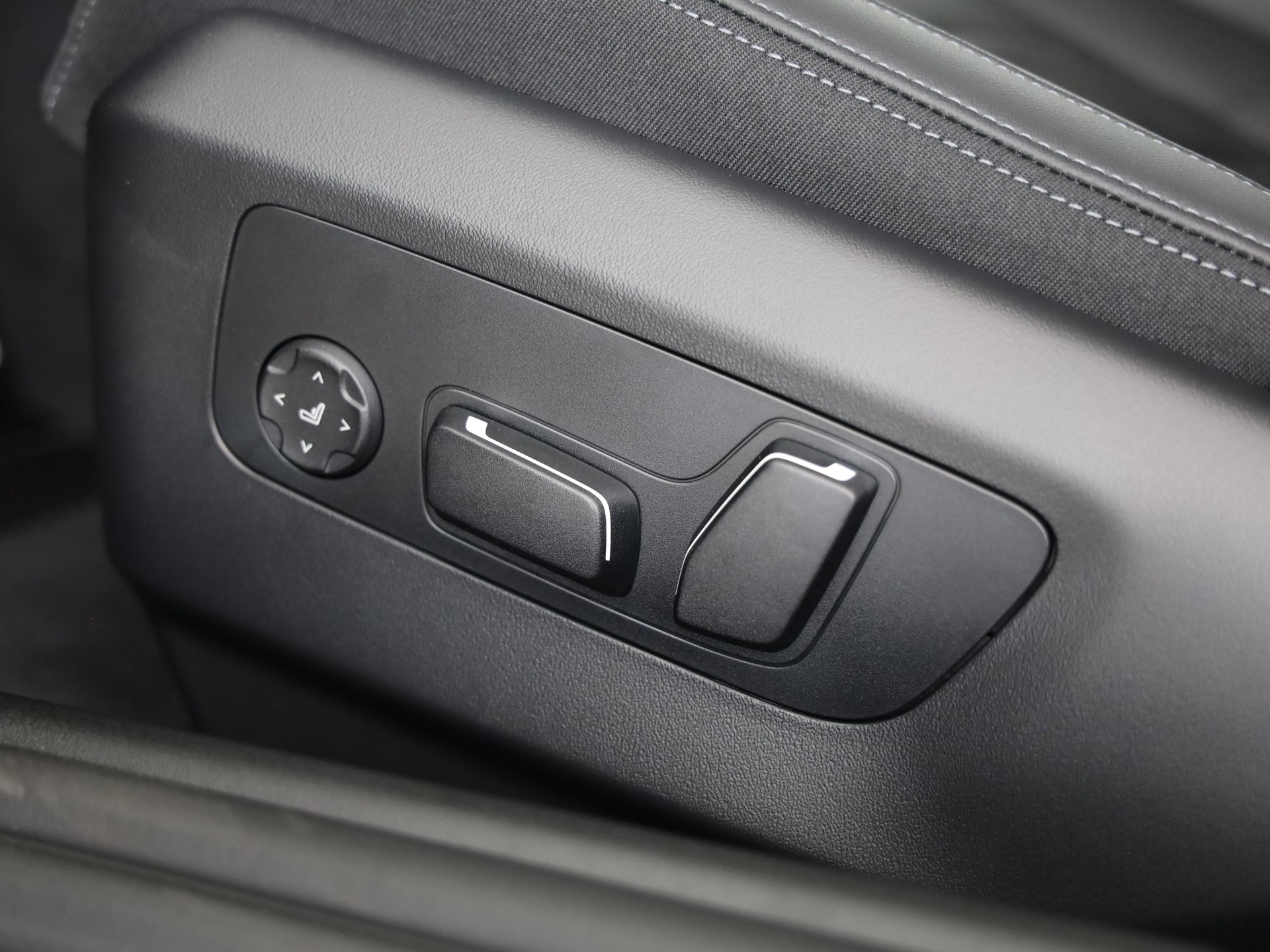 BMW 520d xDrive-image-12