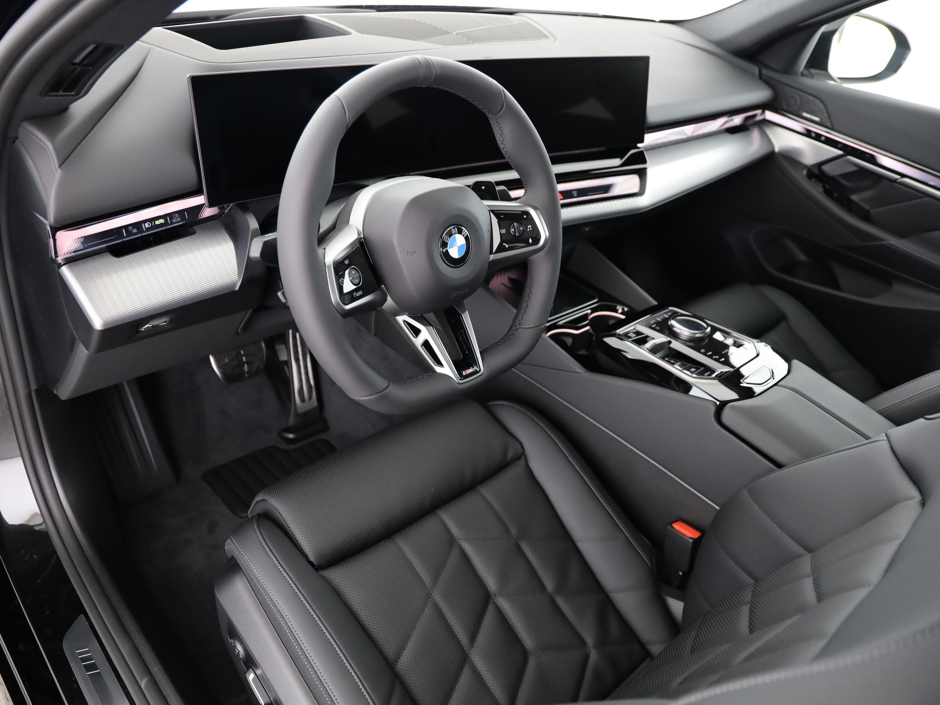 BMW 520d xDrive-image-9
