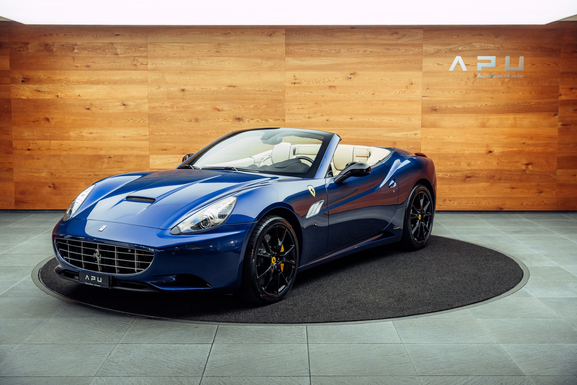 FERRARI California 30 Blu Tour de France-showroom-element-3