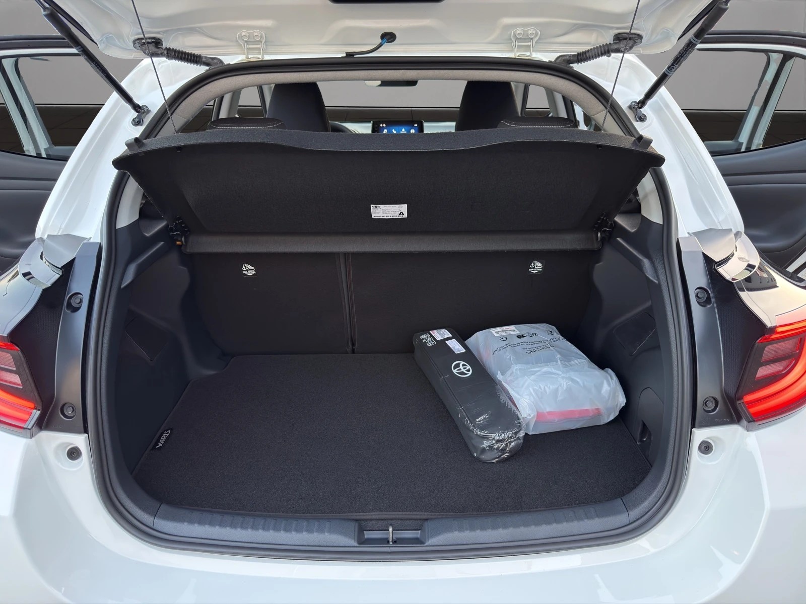 TOYOTA Yaris 1.5 Teamplayer e-CVT (10 STÜCK)-image-18