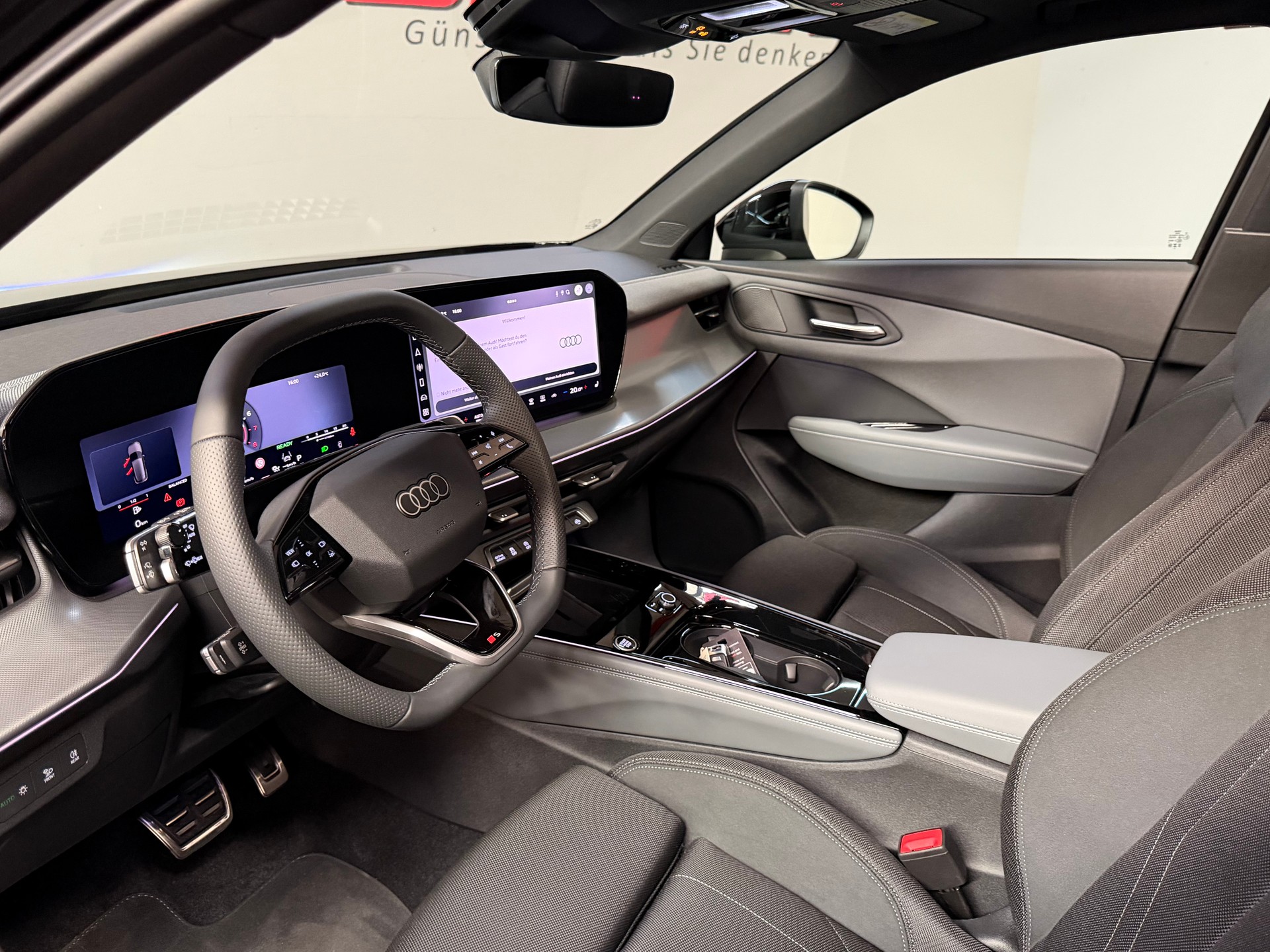 AUDI Q3 SUV TFSI quattro 195 kW S tronic S Line-image-15
