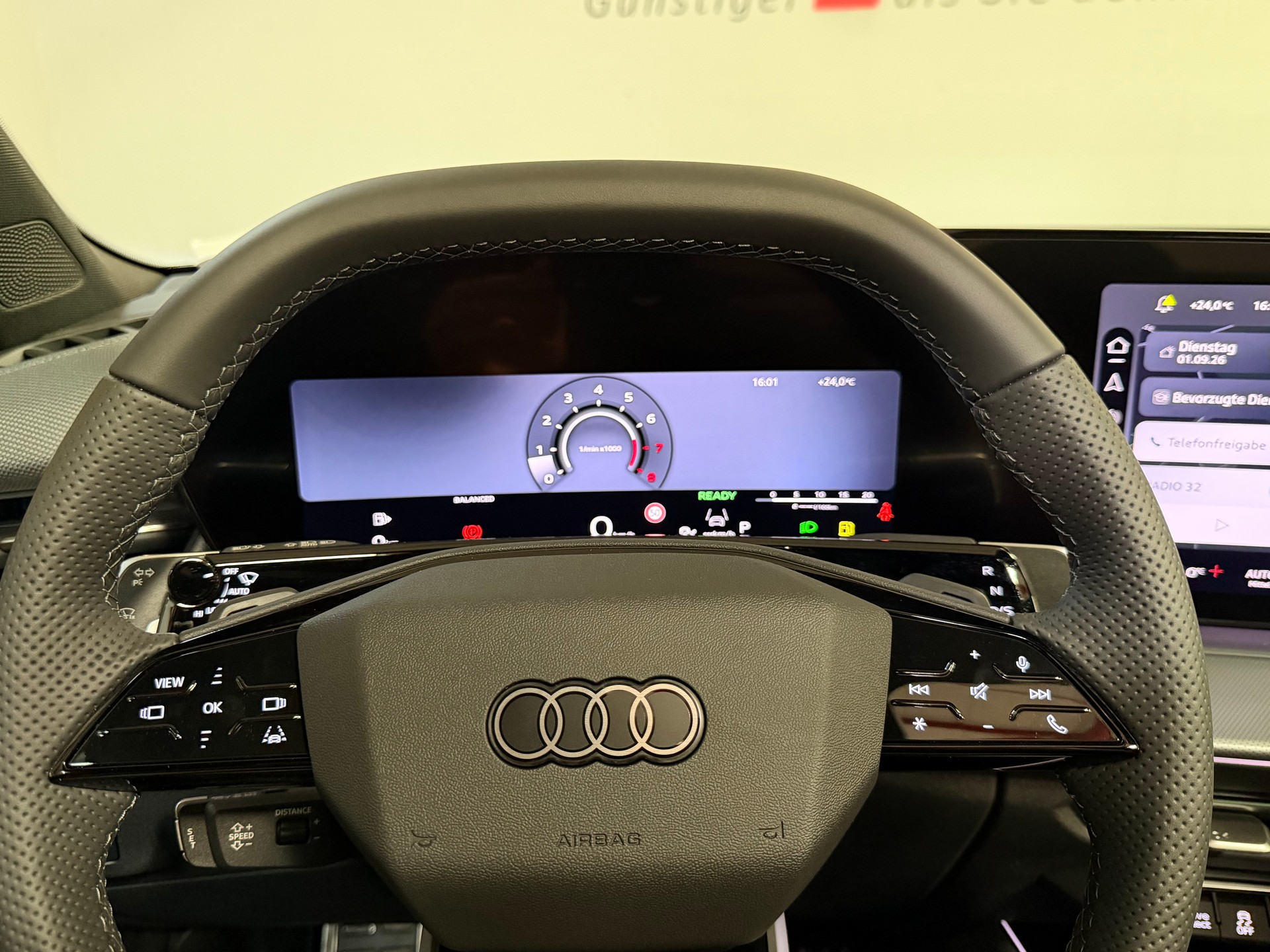 AUDI Q3 SUV TFSI quattro 195 kW S tronic S Line-image-22