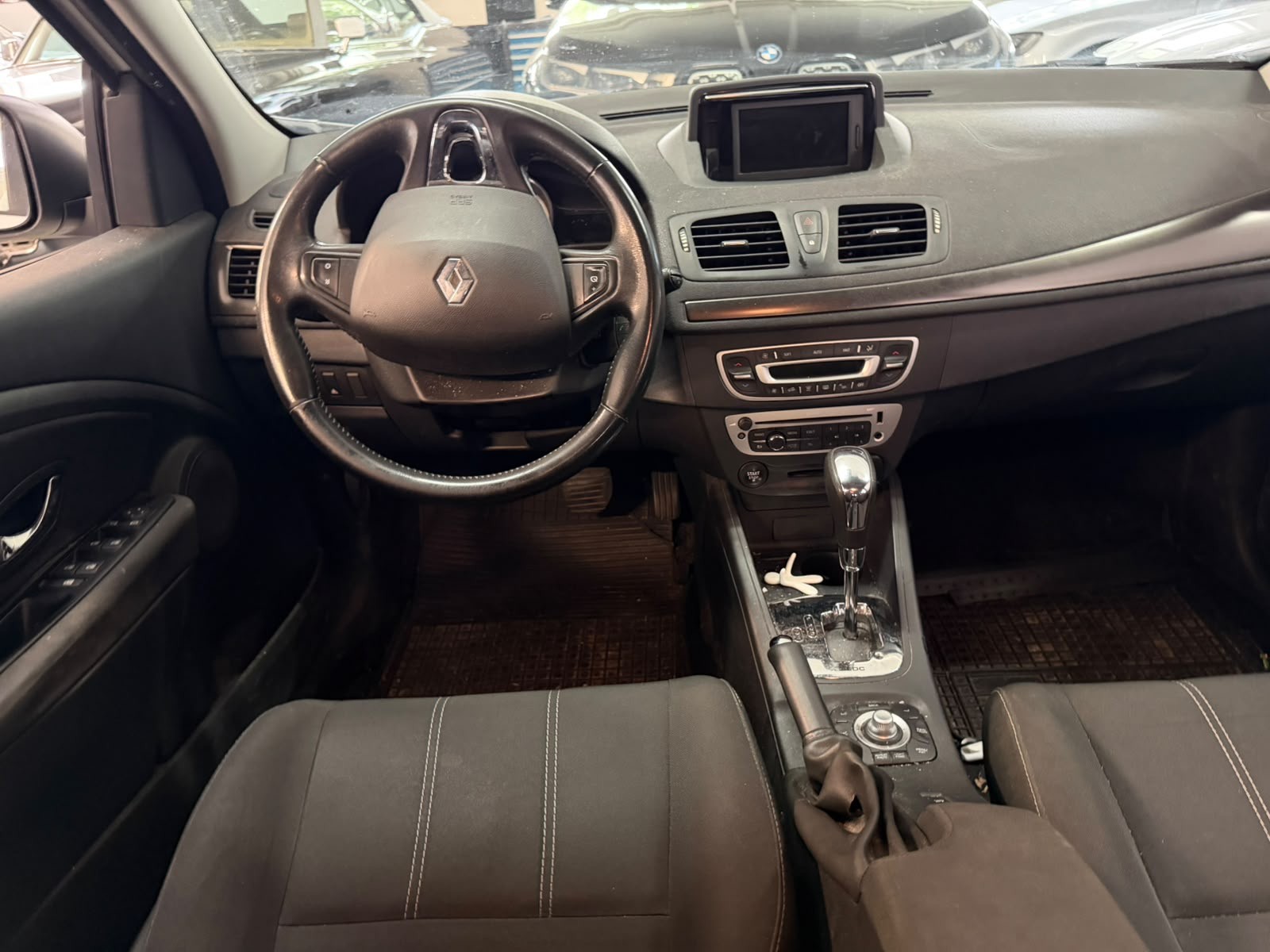 RENAULT Mégane Grandtour 1.5 dCi Dynamique EDC-image-9