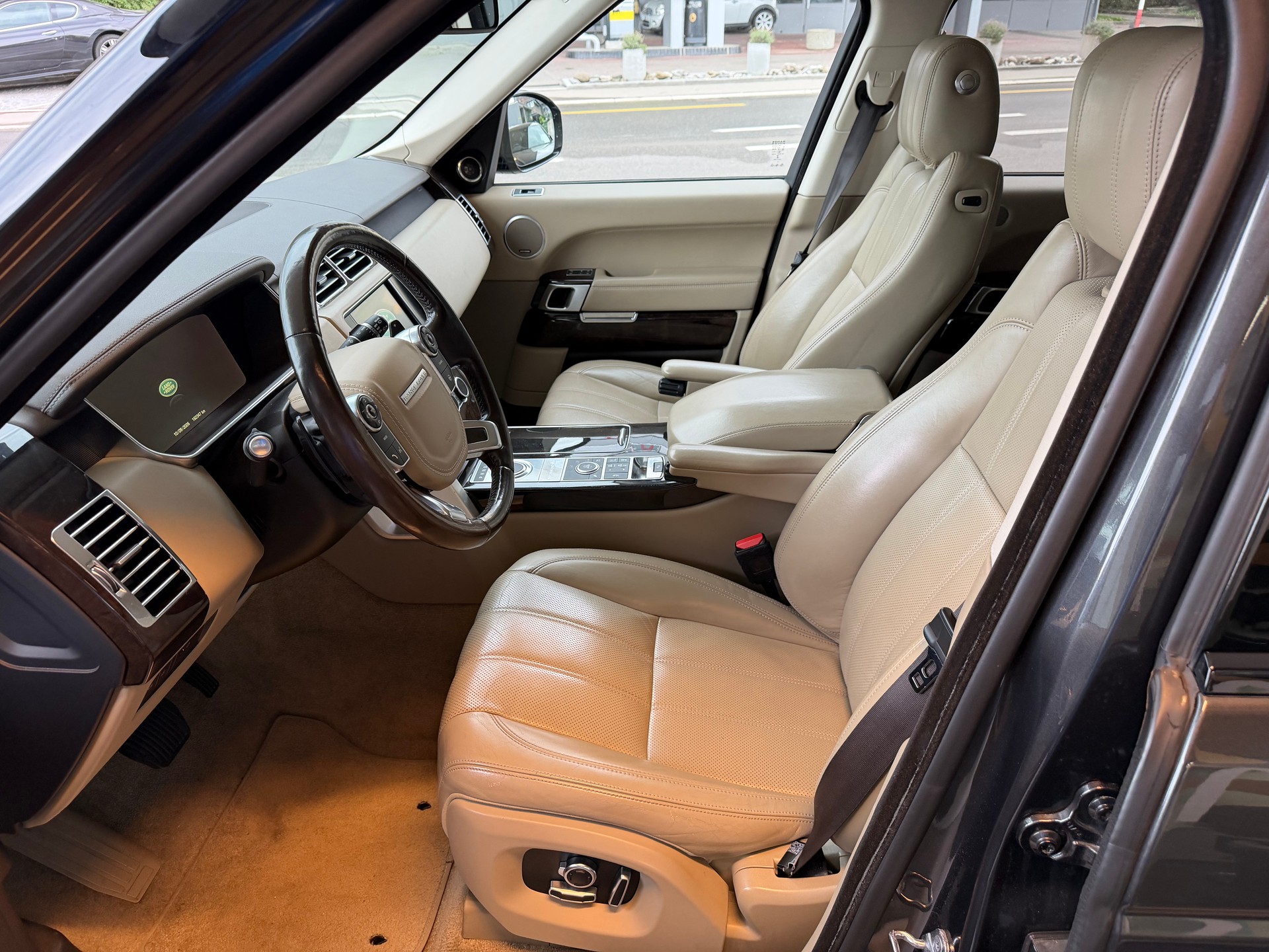 LAND ROVER Range Rover 3.0 TDV6 HSE Automatic-image-7